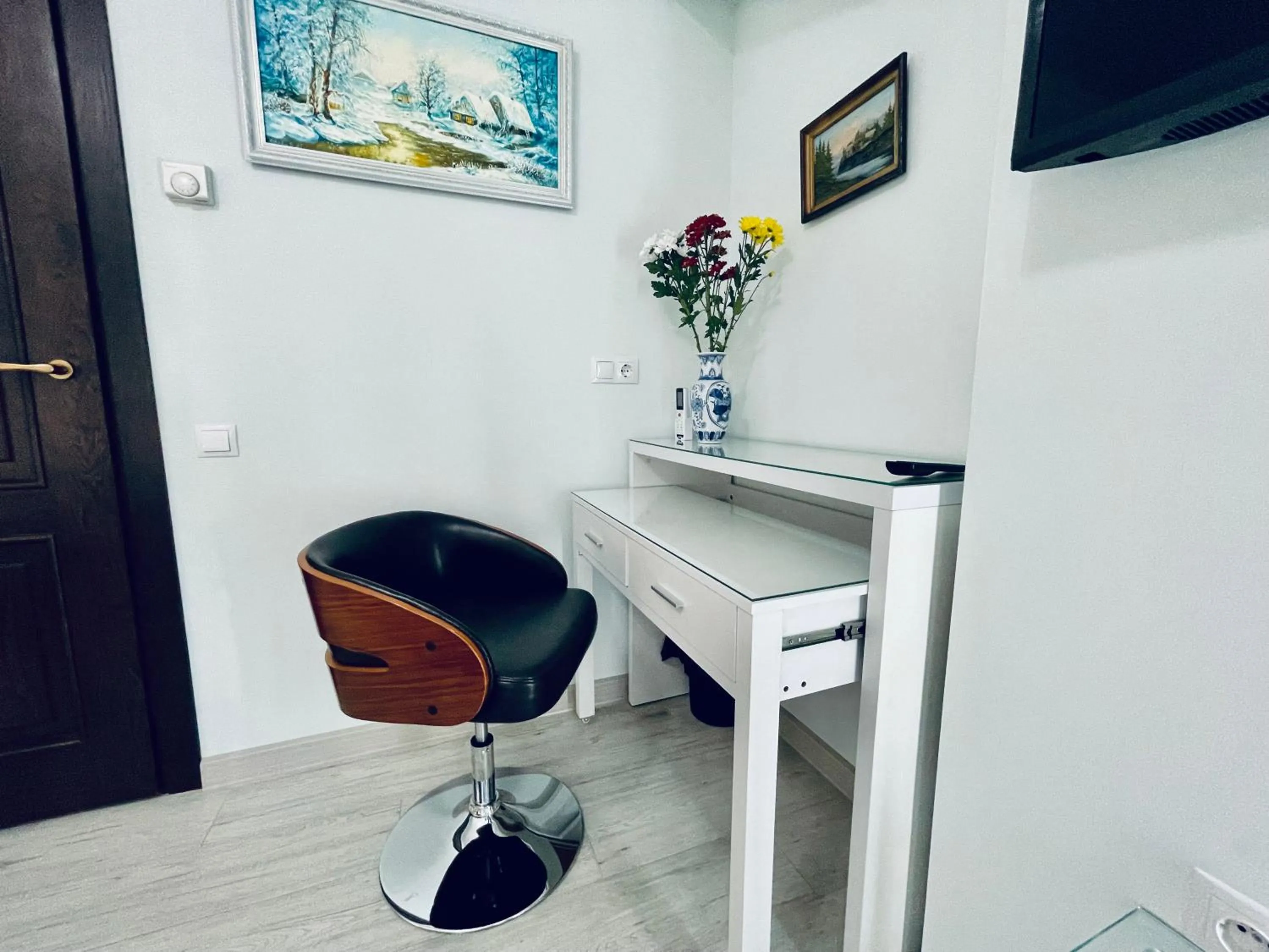 TV and multimedia in Premier City Apart Hotel Chisinau