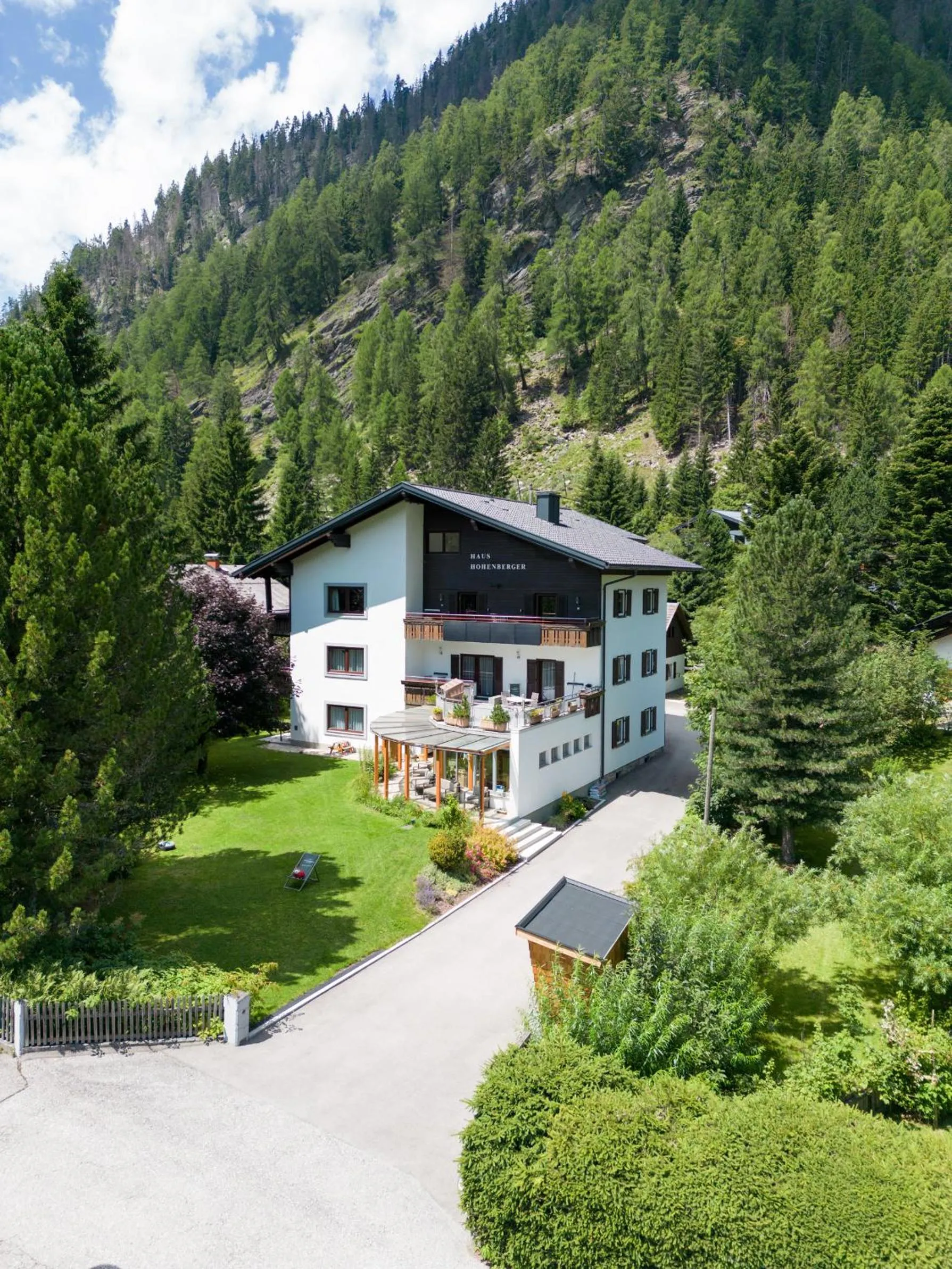 Property building in Apartments Hohenberger Mallnitz - Mein Platz in den Bergen!