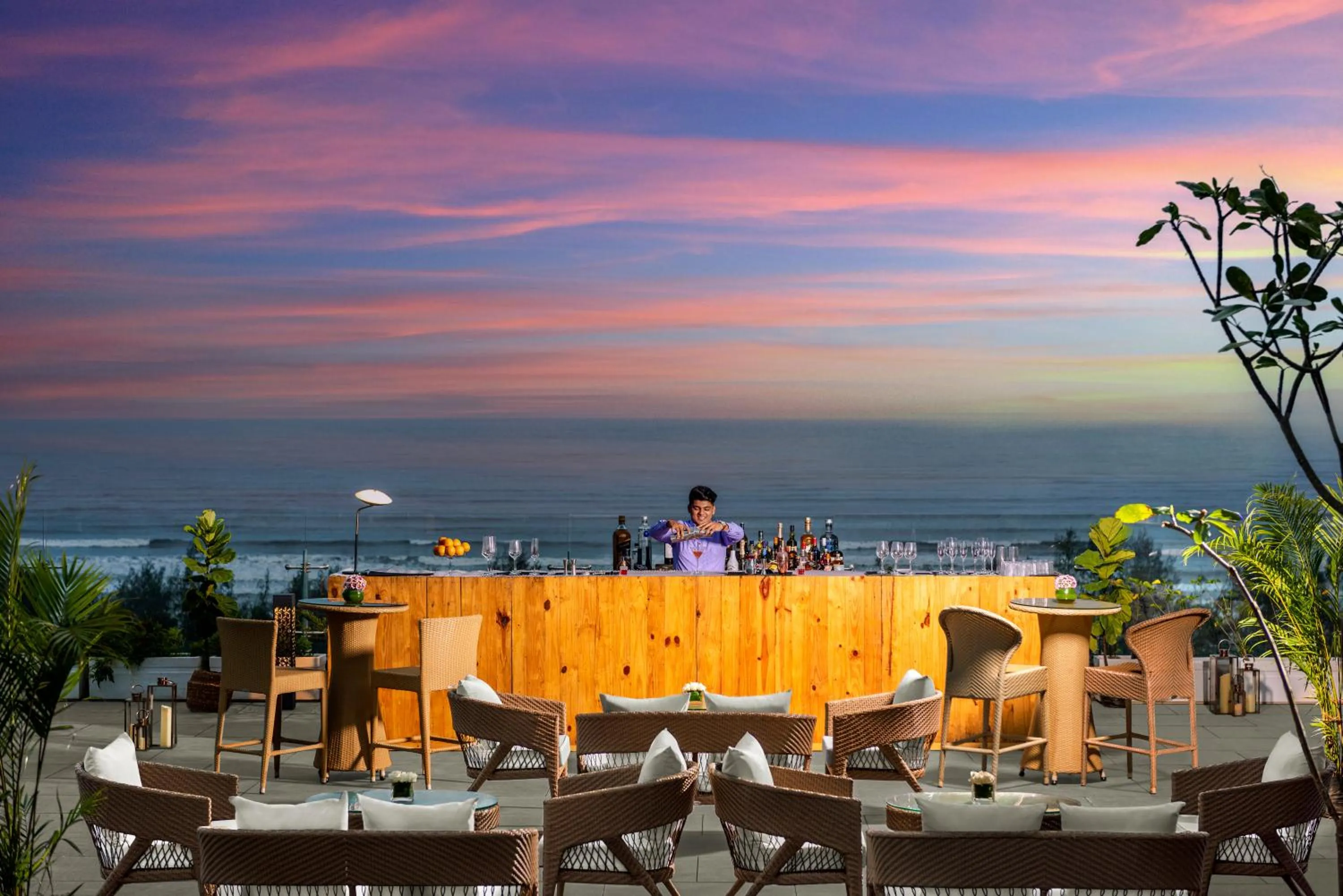 Restaurant/places to eat in Vivanta Goa, Miramar