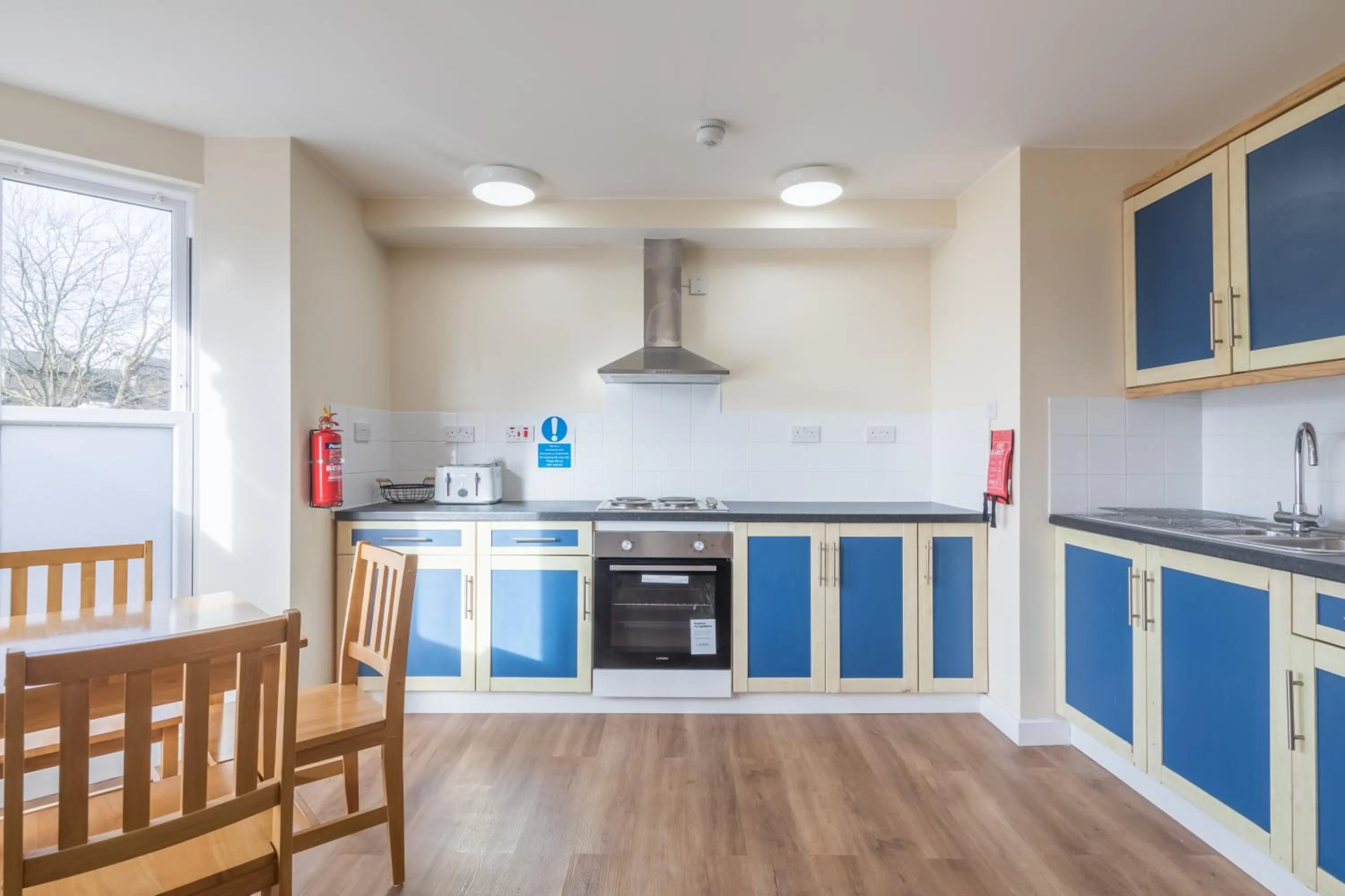 Communal kitchen in Rasa Sayang House - Self-check-in guesthouse