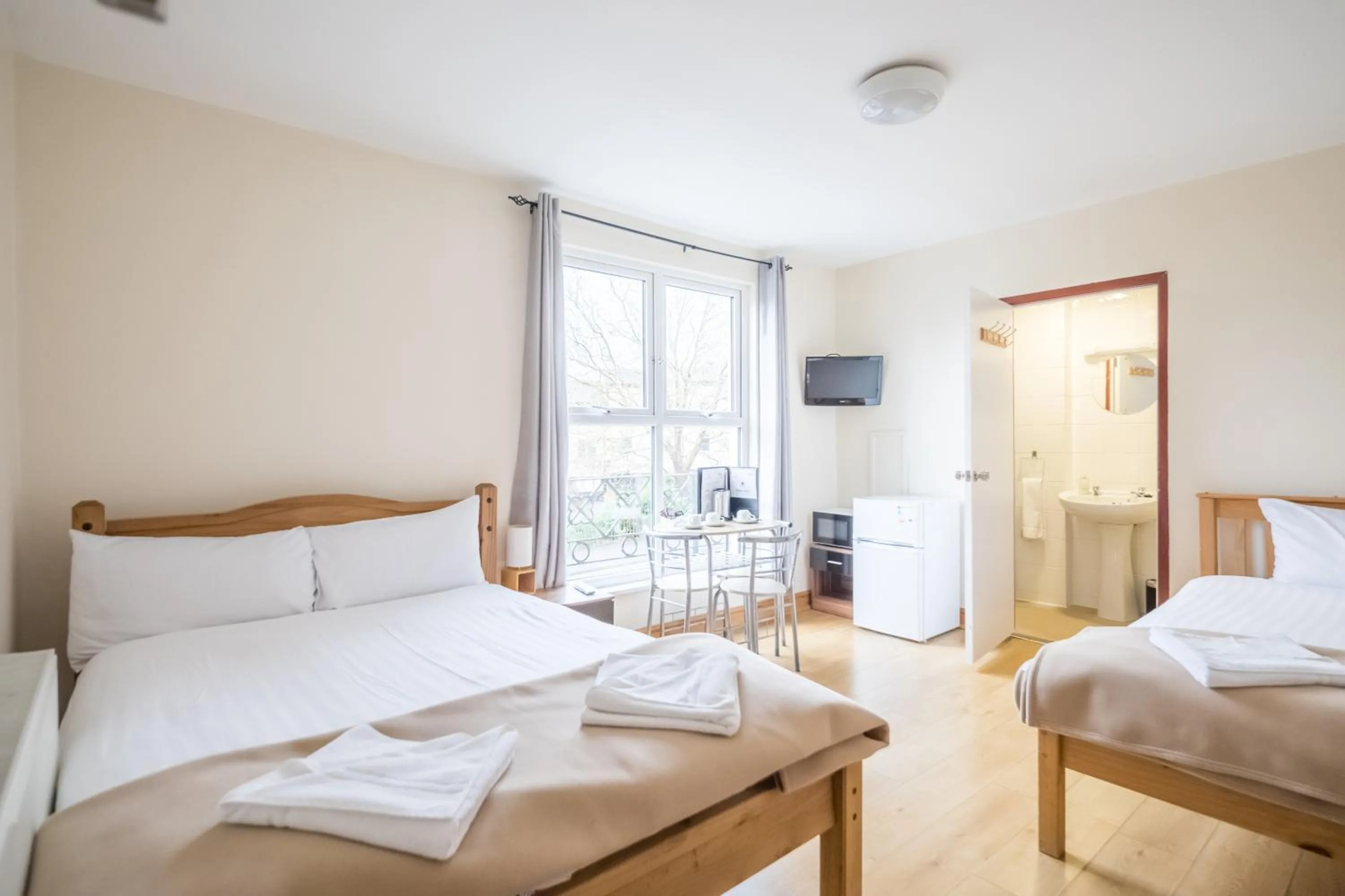 Bathroom, Bed in Rasa Sayang House - Self-check-in guesthouse