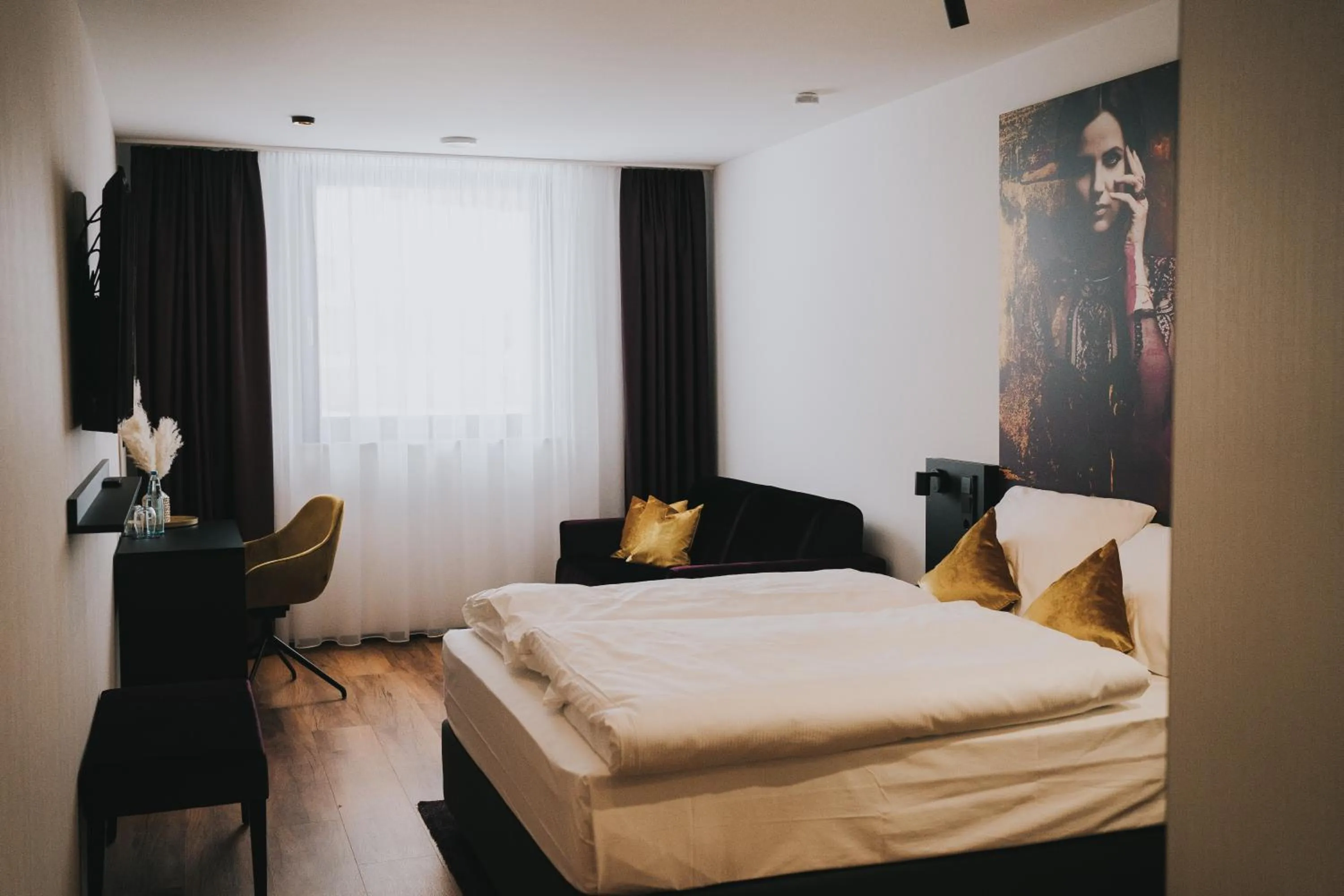 Bedroom, Bed in Sombea