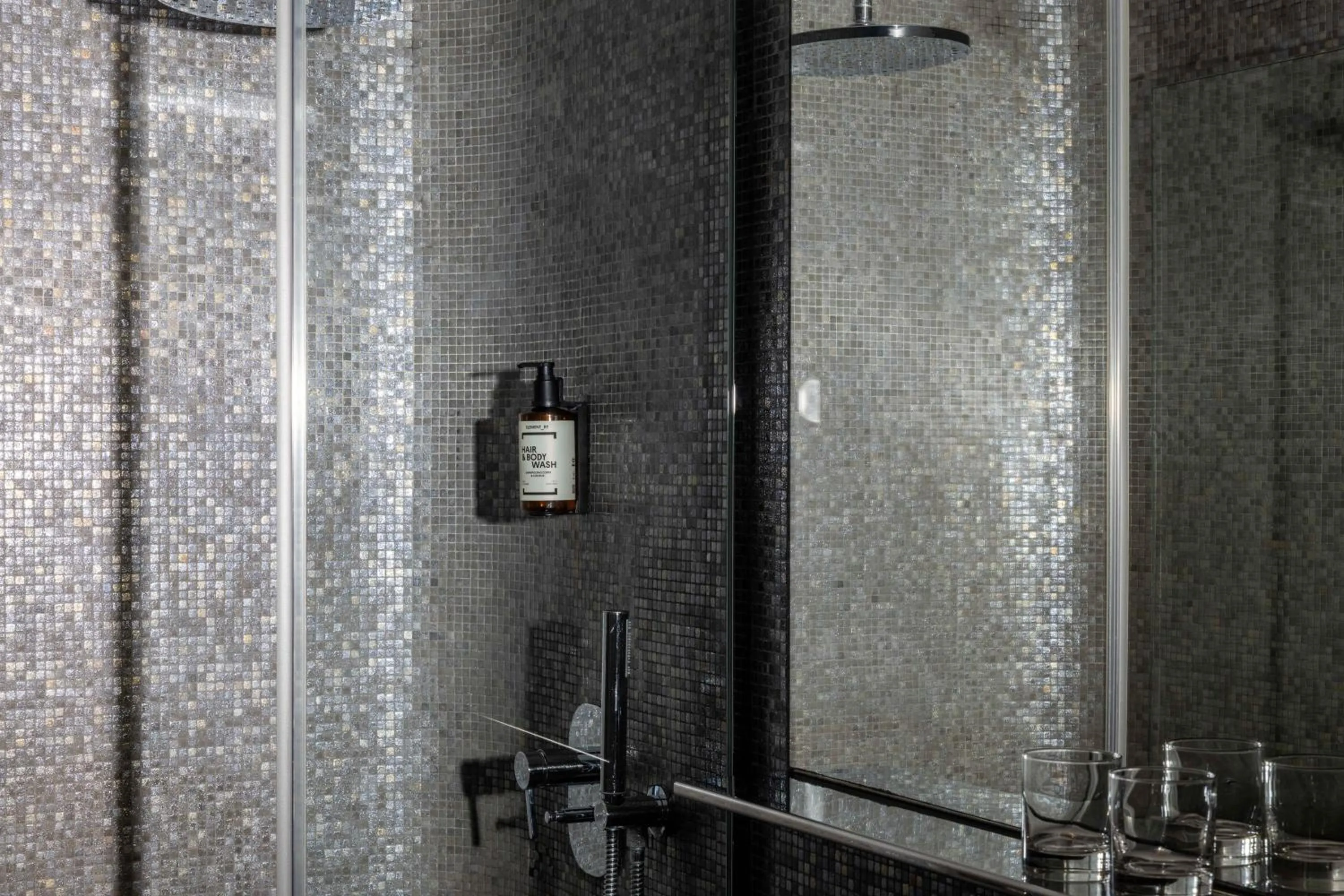 Bathroom in Hôtel Sophie Germain