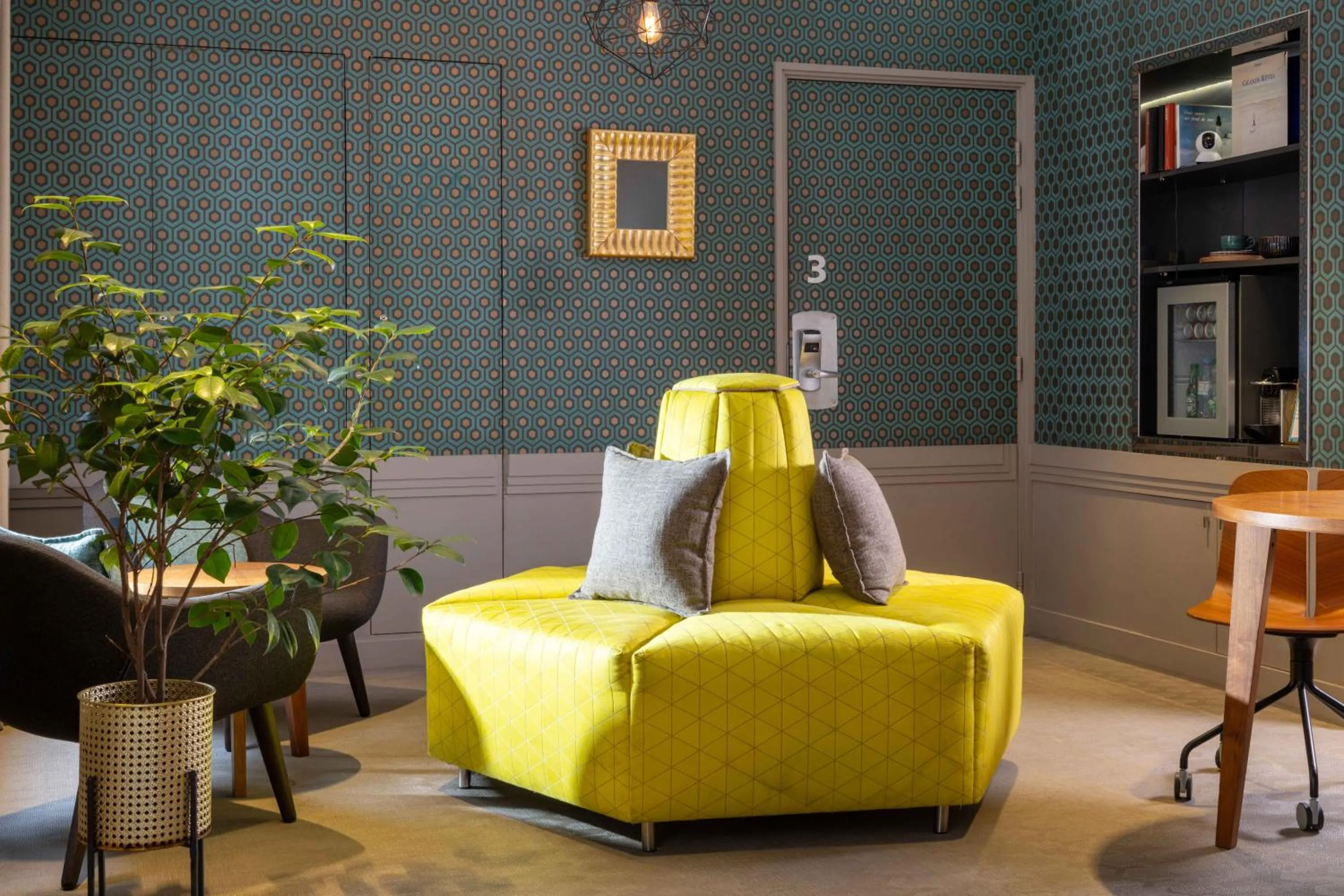 Lobby or reception in Hôtel Sophie Germain