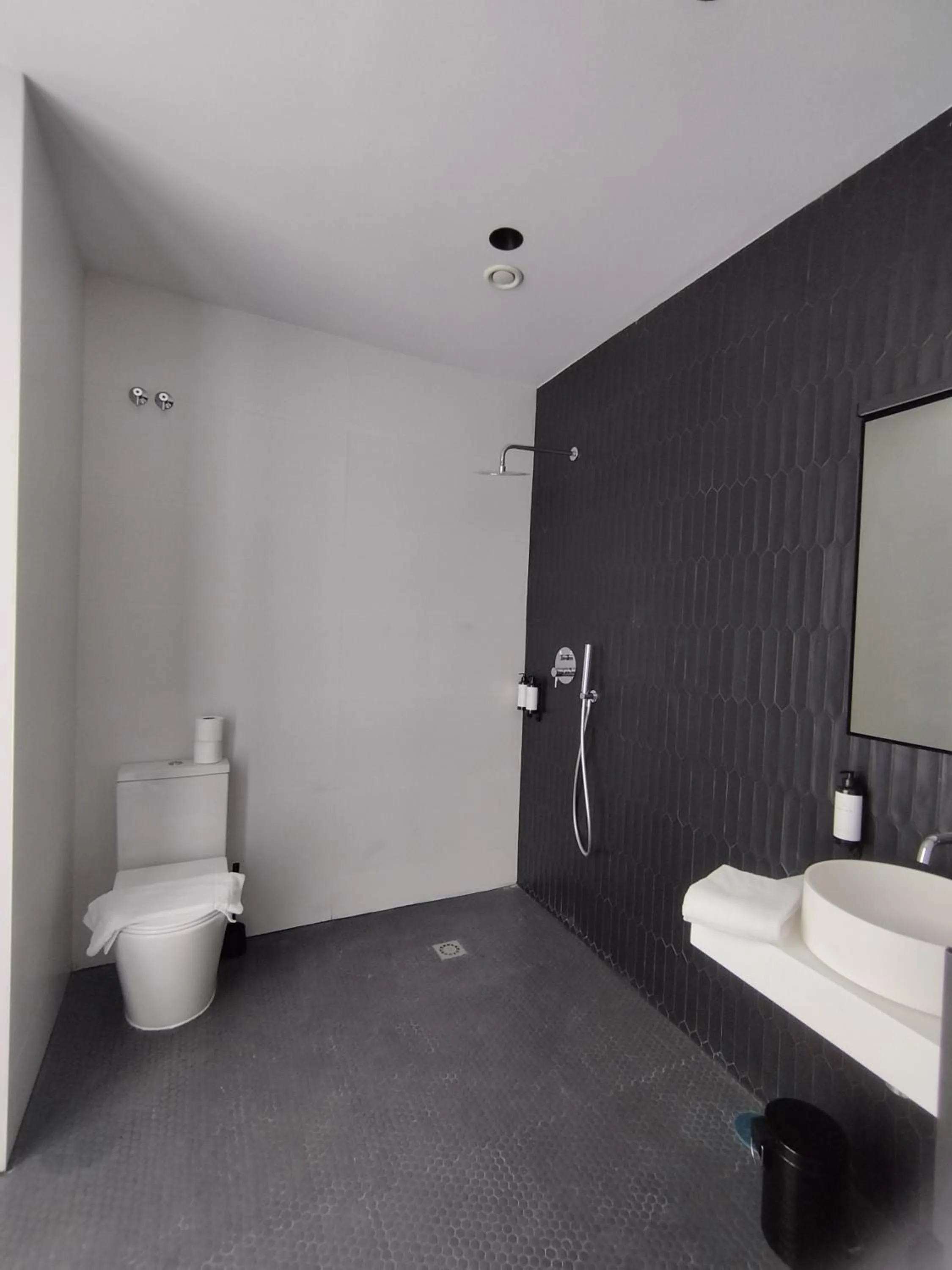 Shower in Sweet Sevilla Hostel