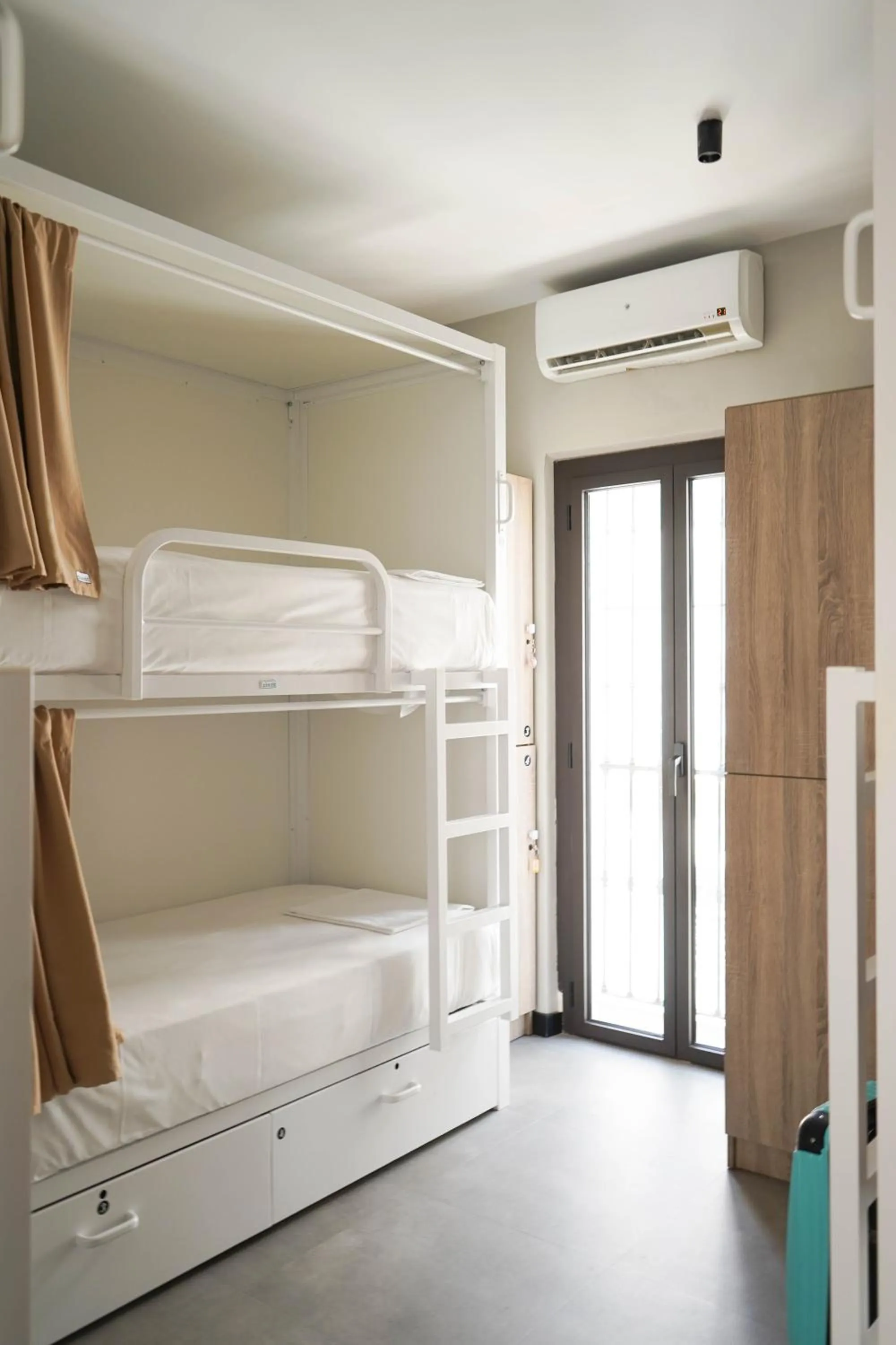 Balcony/Terrace, Bed in Sweet Sevilla Hostel