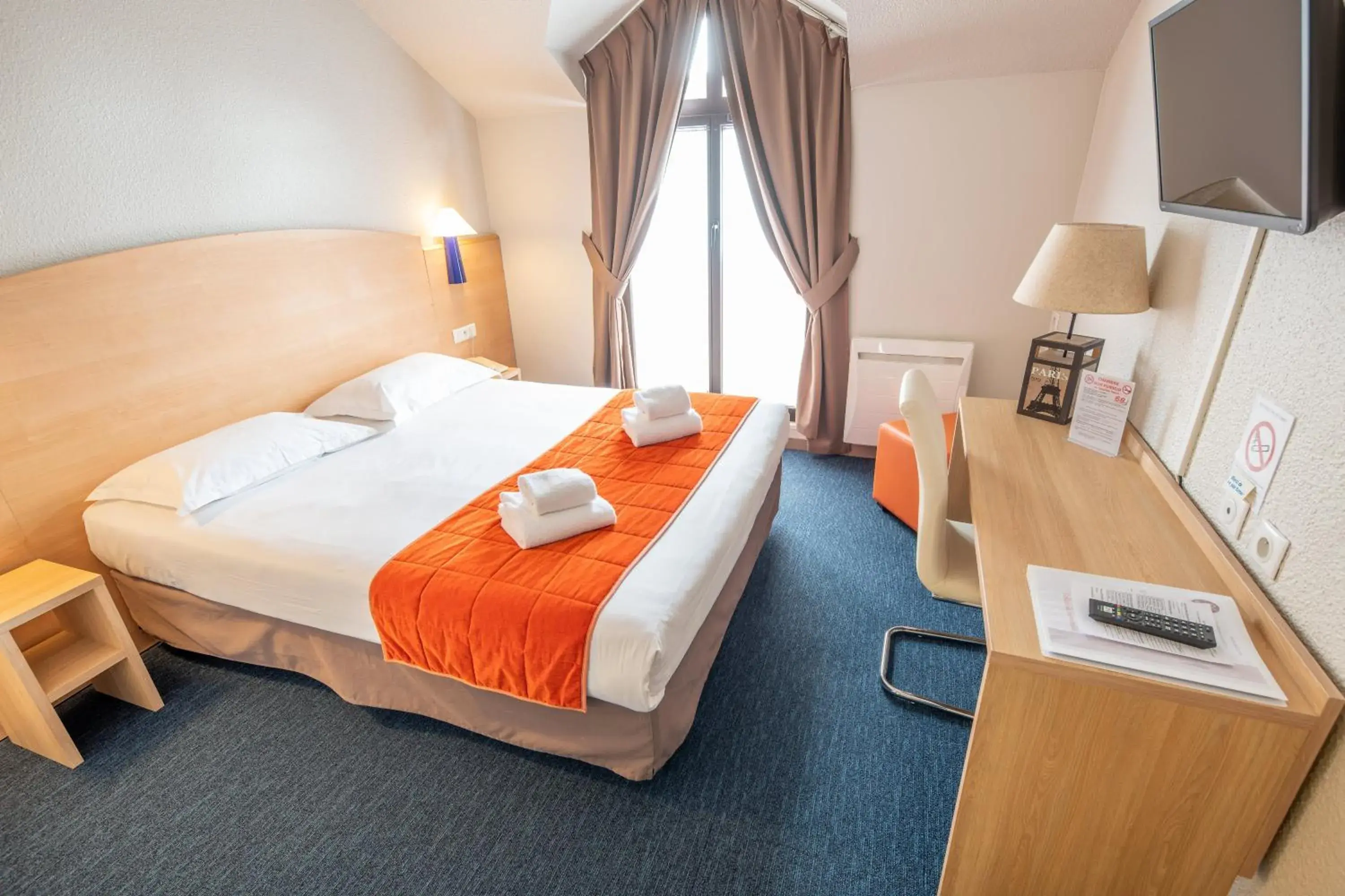 Double Room in Hôtel Saint Laurent Double Room in Hôtel Saint Laurent