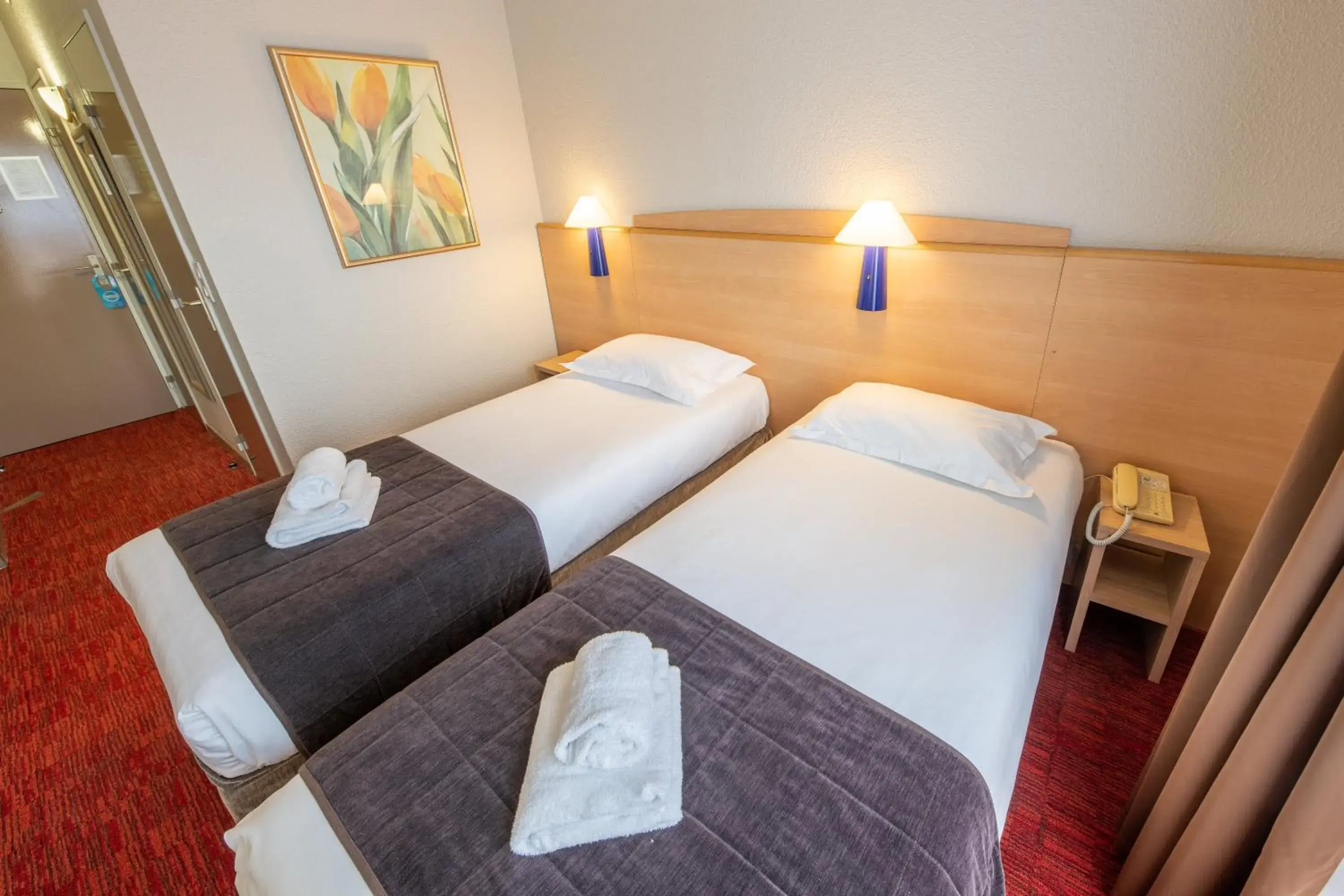Twin Room in Hôtel Saint Laurent Twin Room in Hôtel Saint Laurent