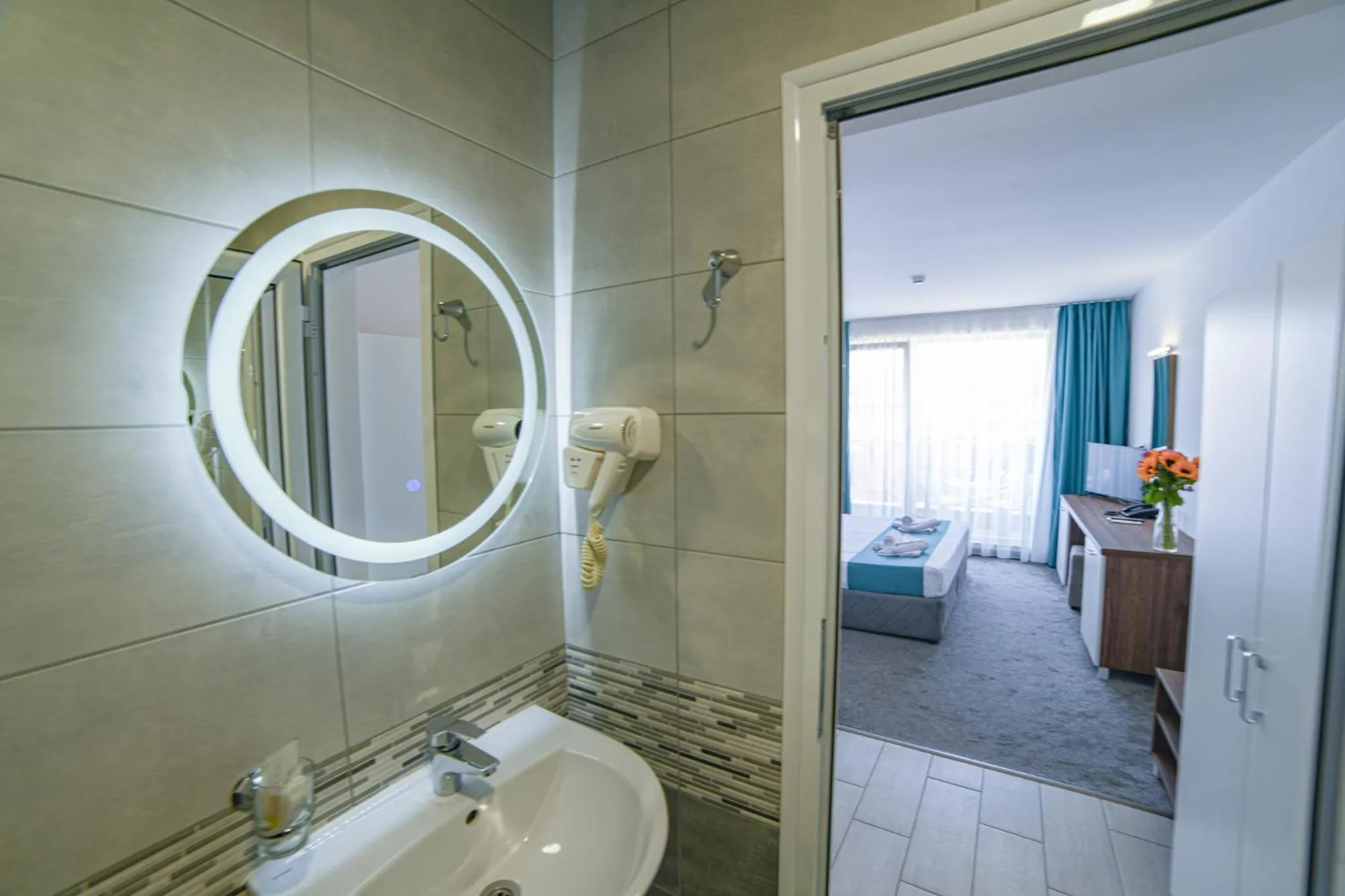 Shower in Hotel Zonya