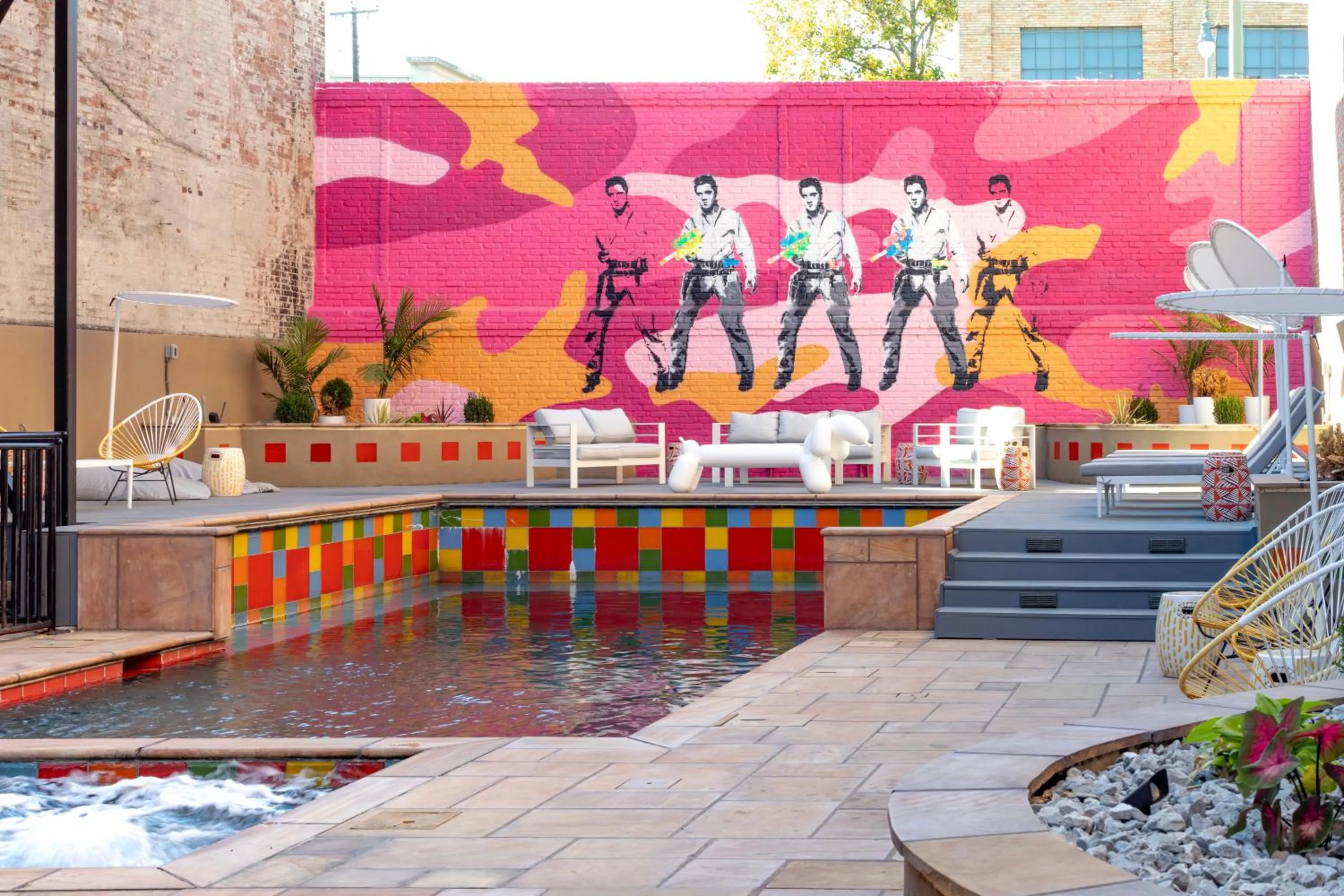 Swimming pool in The Rambler