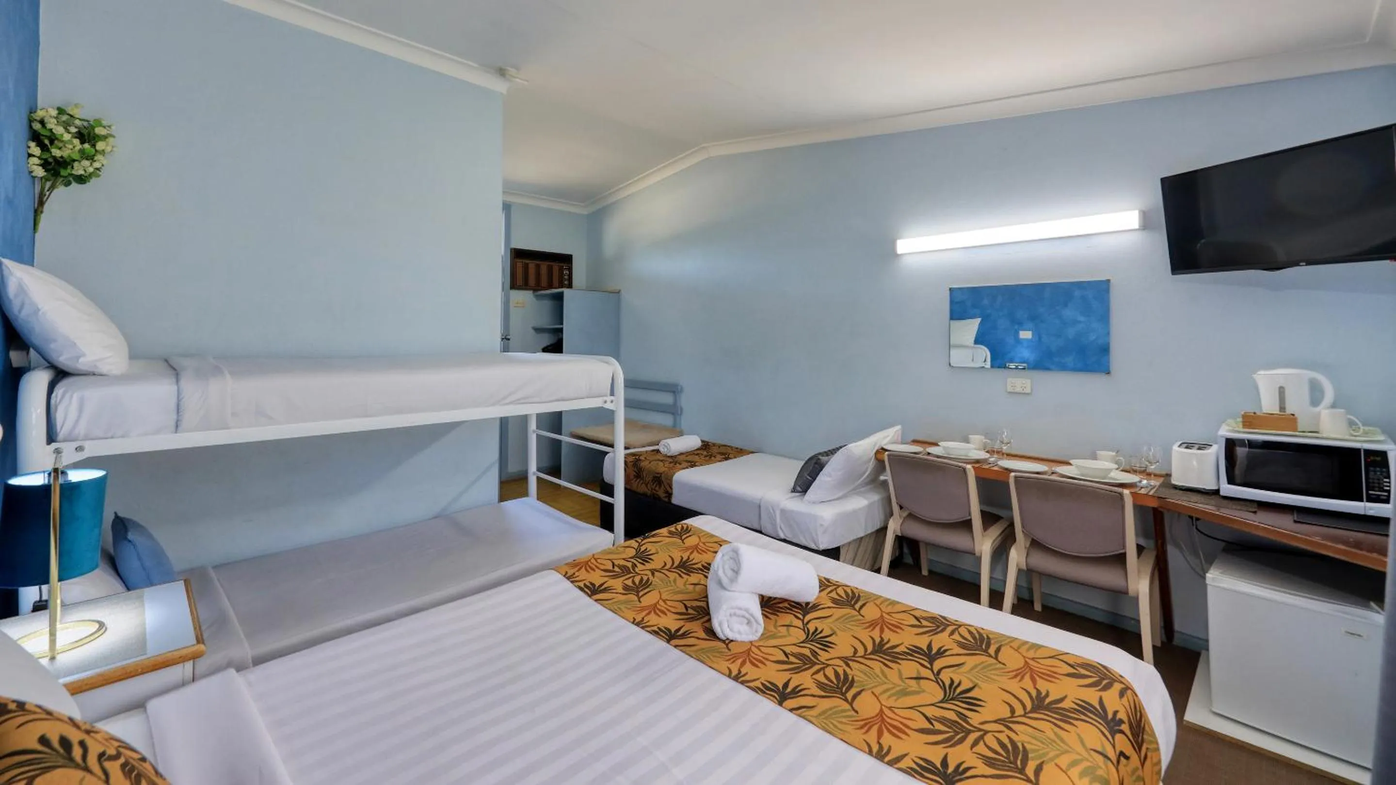 Bed in Bushmans Motor Inn