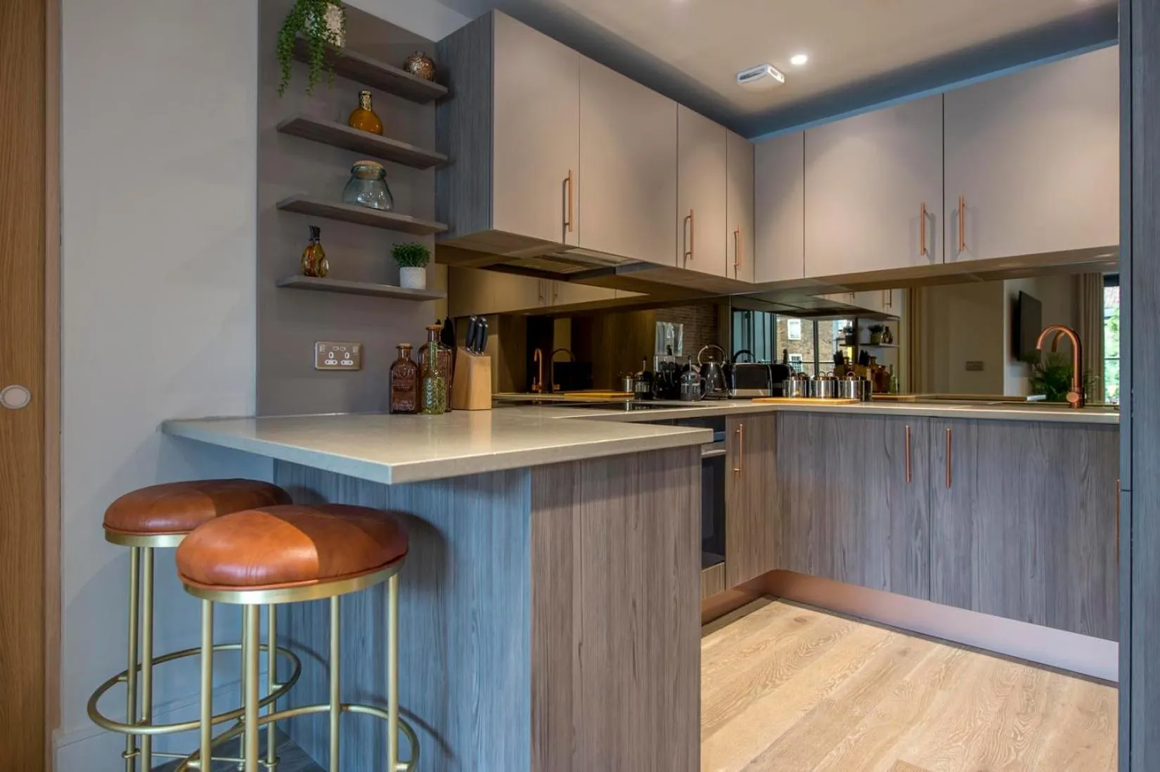 Kitchen or kitchenette in The Quadrant - The Palm Suite