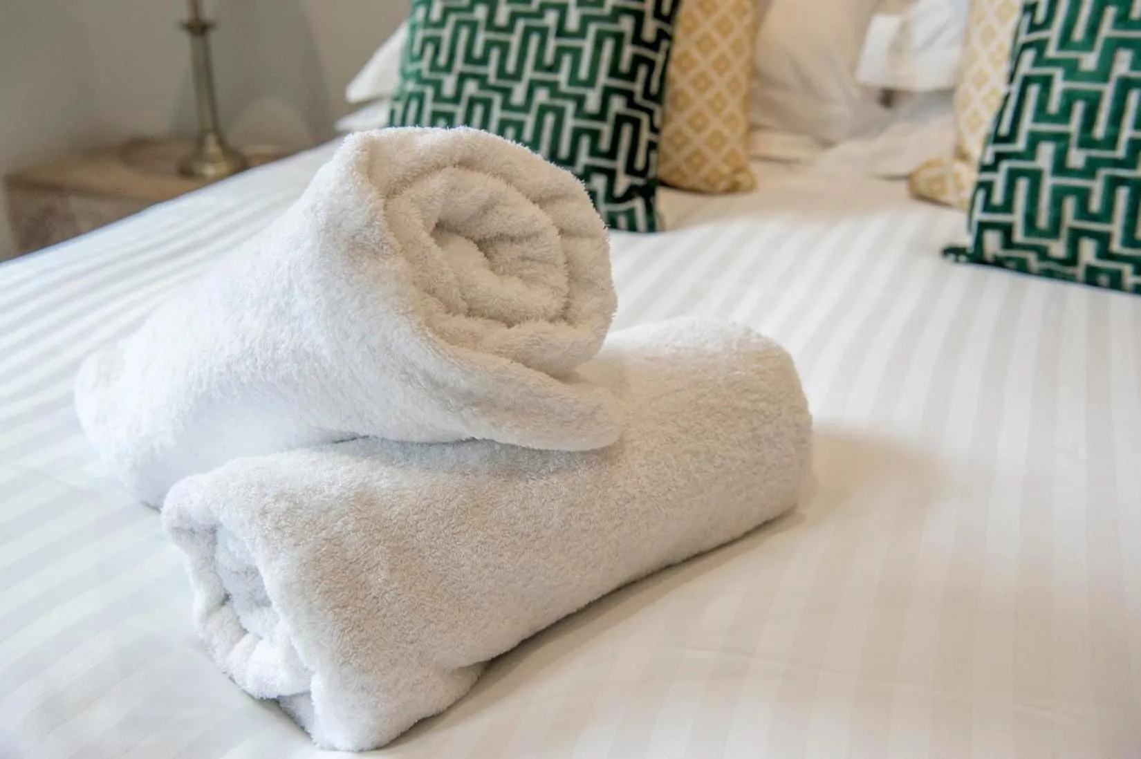 Bedroom, Bed in The Quadrant - The Palm Suite