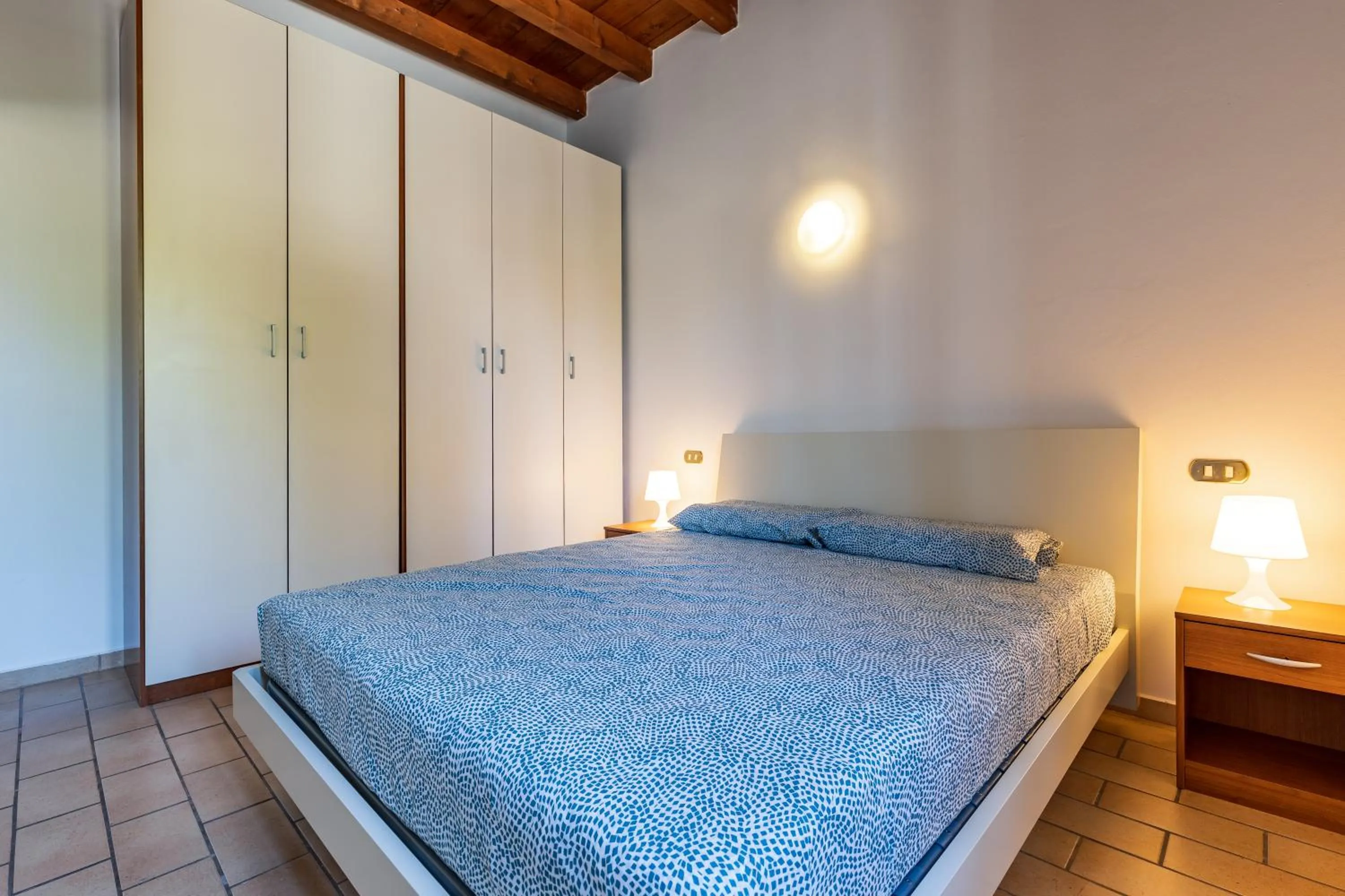 Bed in Il Casale Lonato - by Host4U