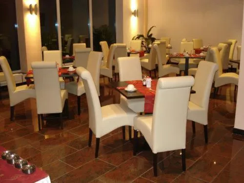 Restaurant/places to eat in Grand Hotel Dream Main City Center