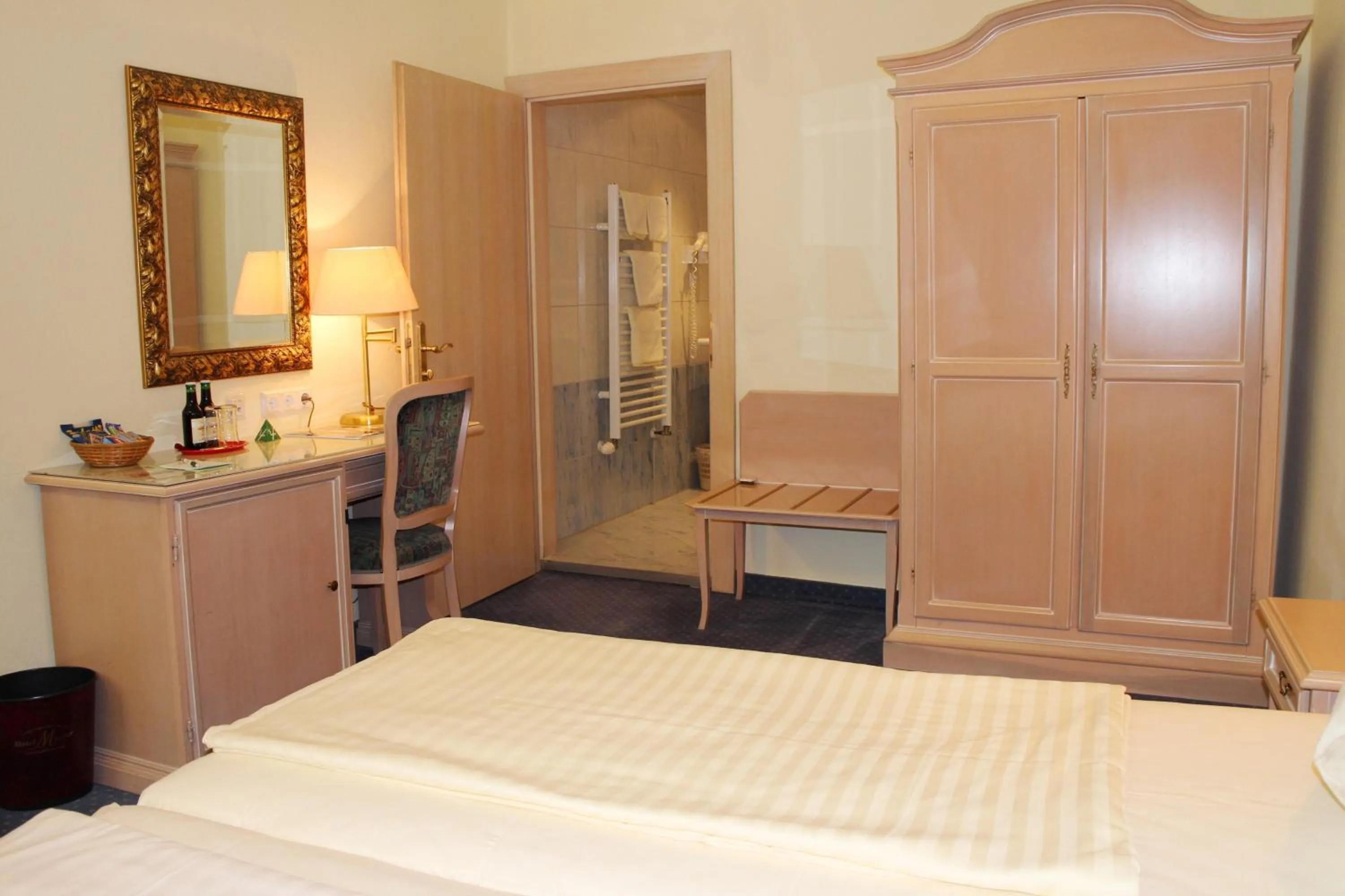 Bedroom, Bed in Altstadt Hotel Mosser