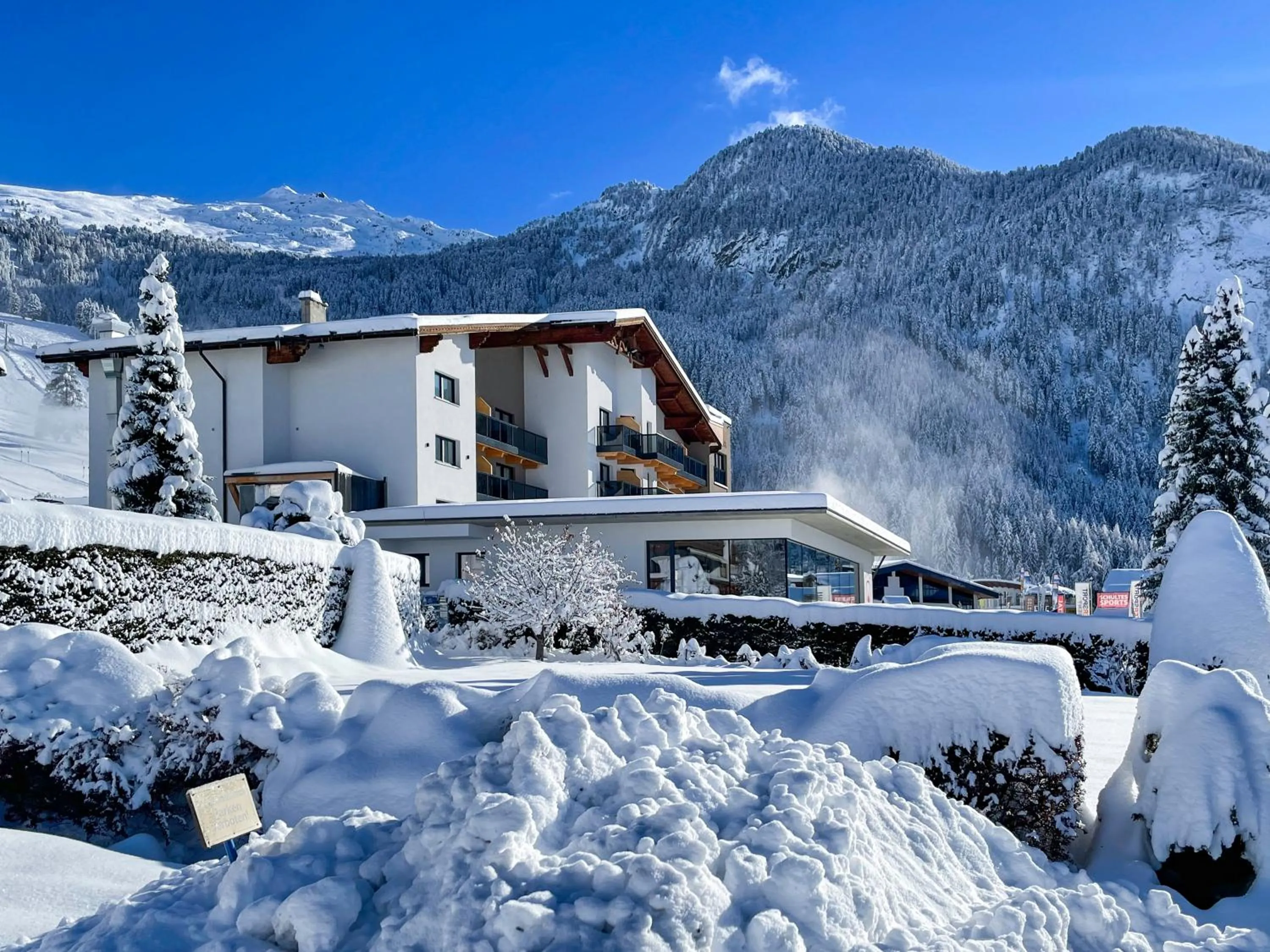 Property building in Hotel Venetblick