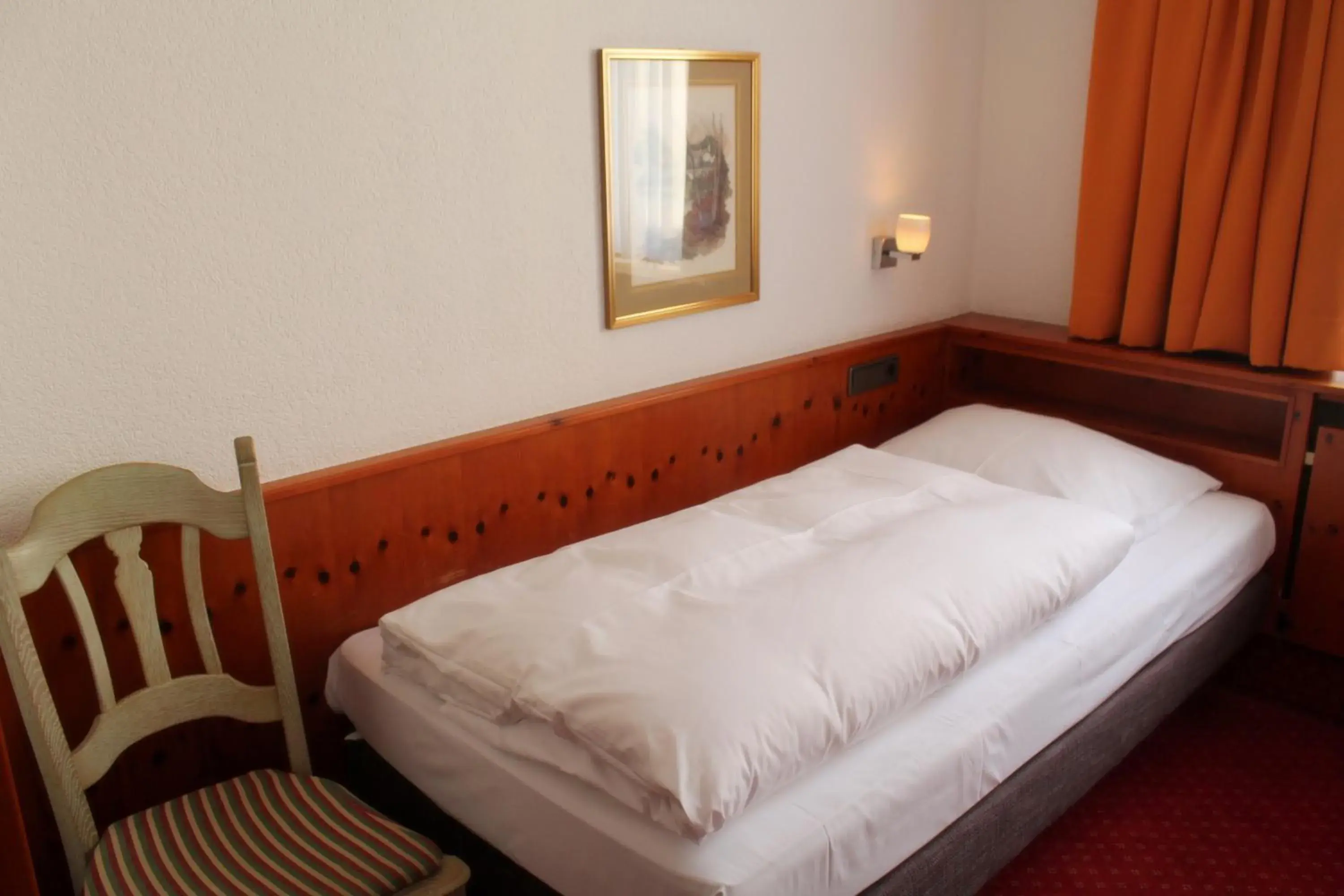 Twin Room in Steichele Hotel & Weinrestaurant Twin Room in Steichele Hotel & Weinrestaurant