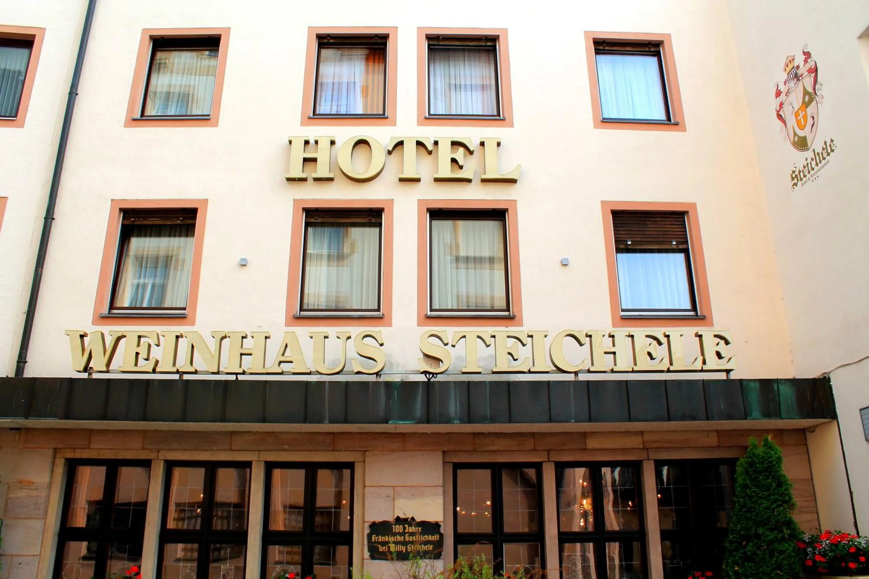 Property building in Steichele Hotel & Weinrestaurant