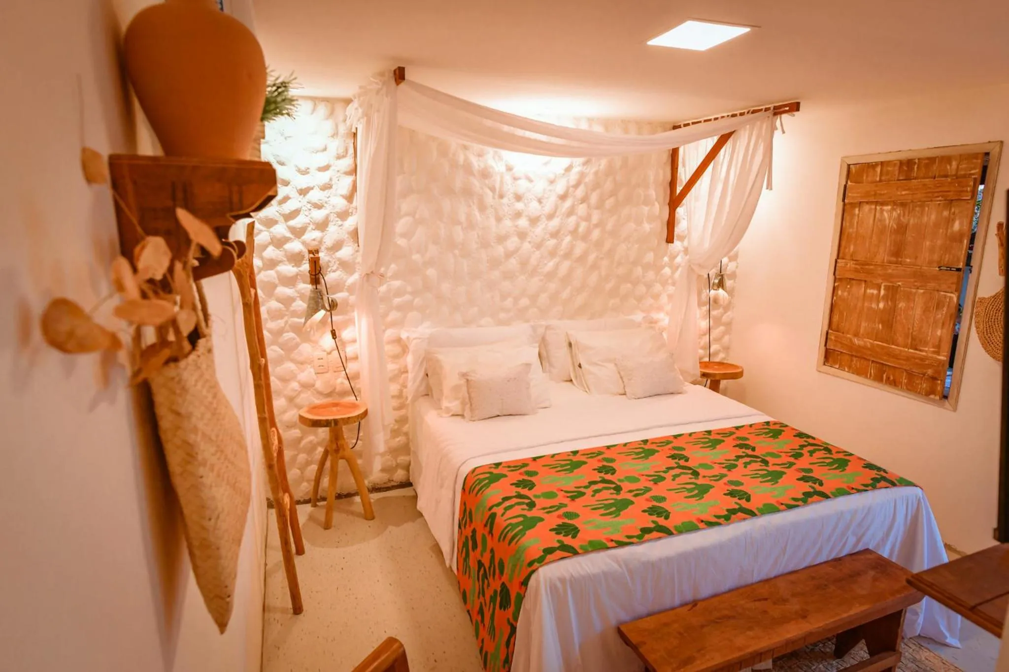 Decorative detail, Bed in EcoCharme Pousada Netuno