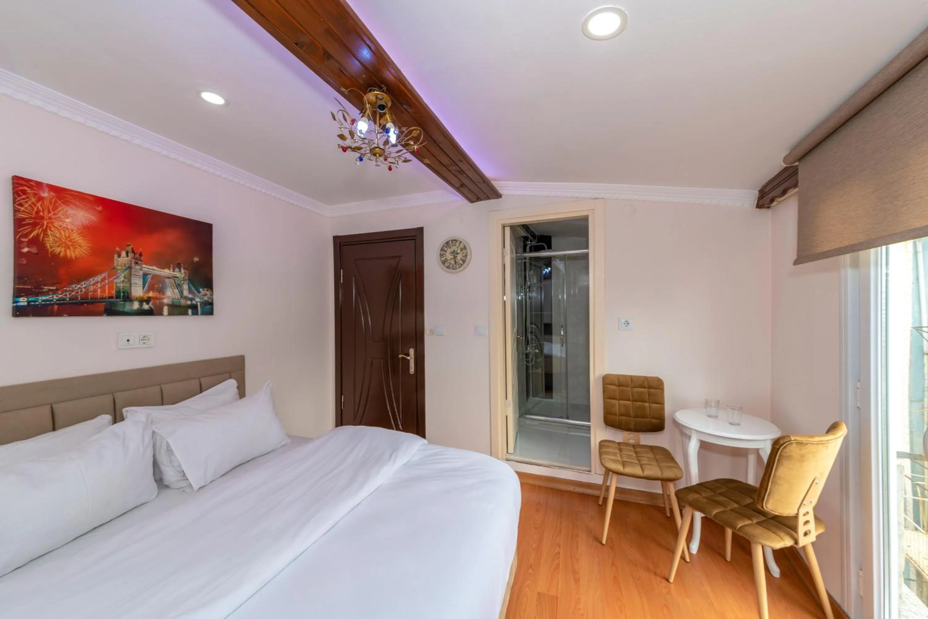 Bed in Taksim City Suites