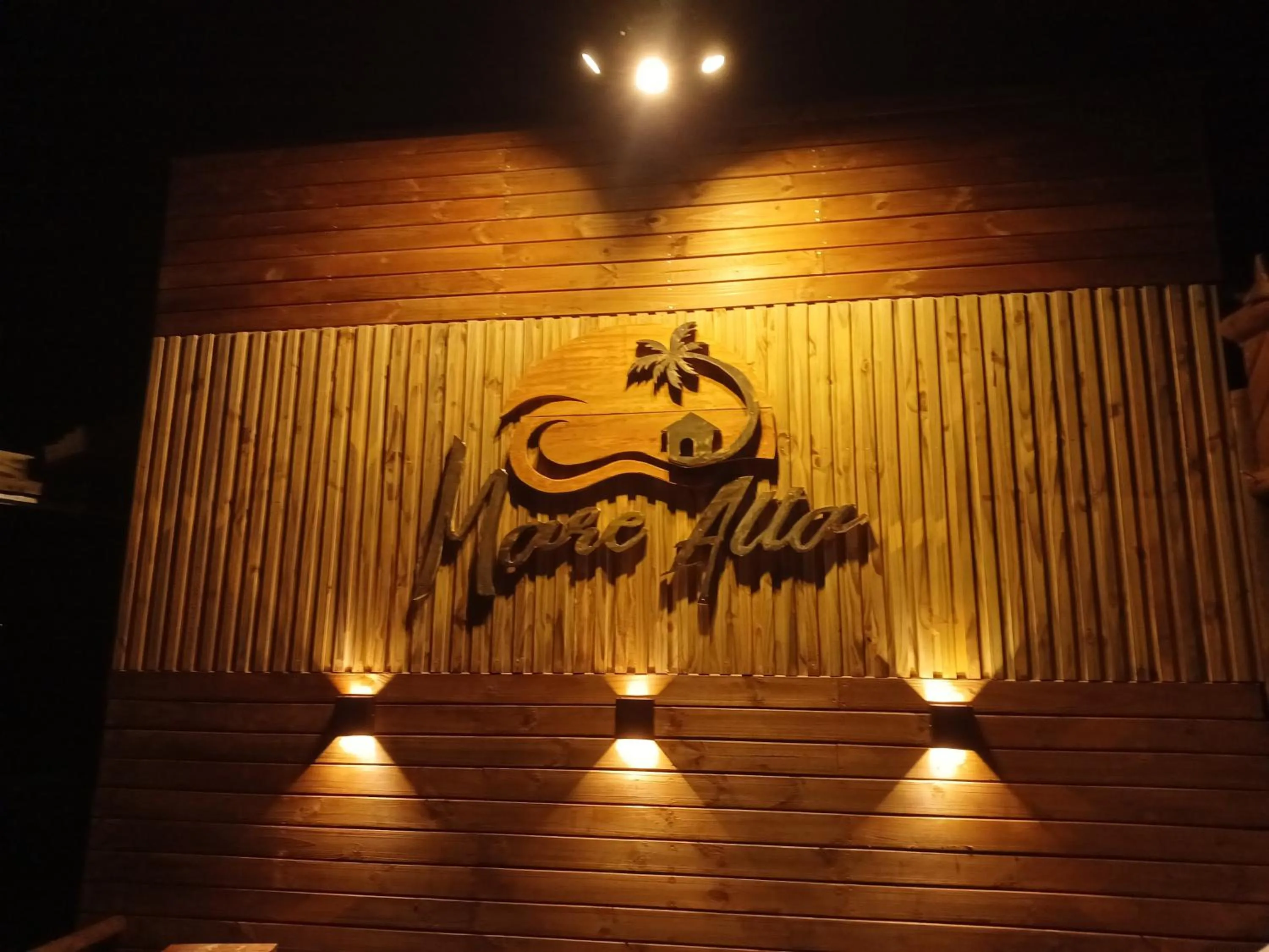 Facade/entrance in Maré Alta - Guest House