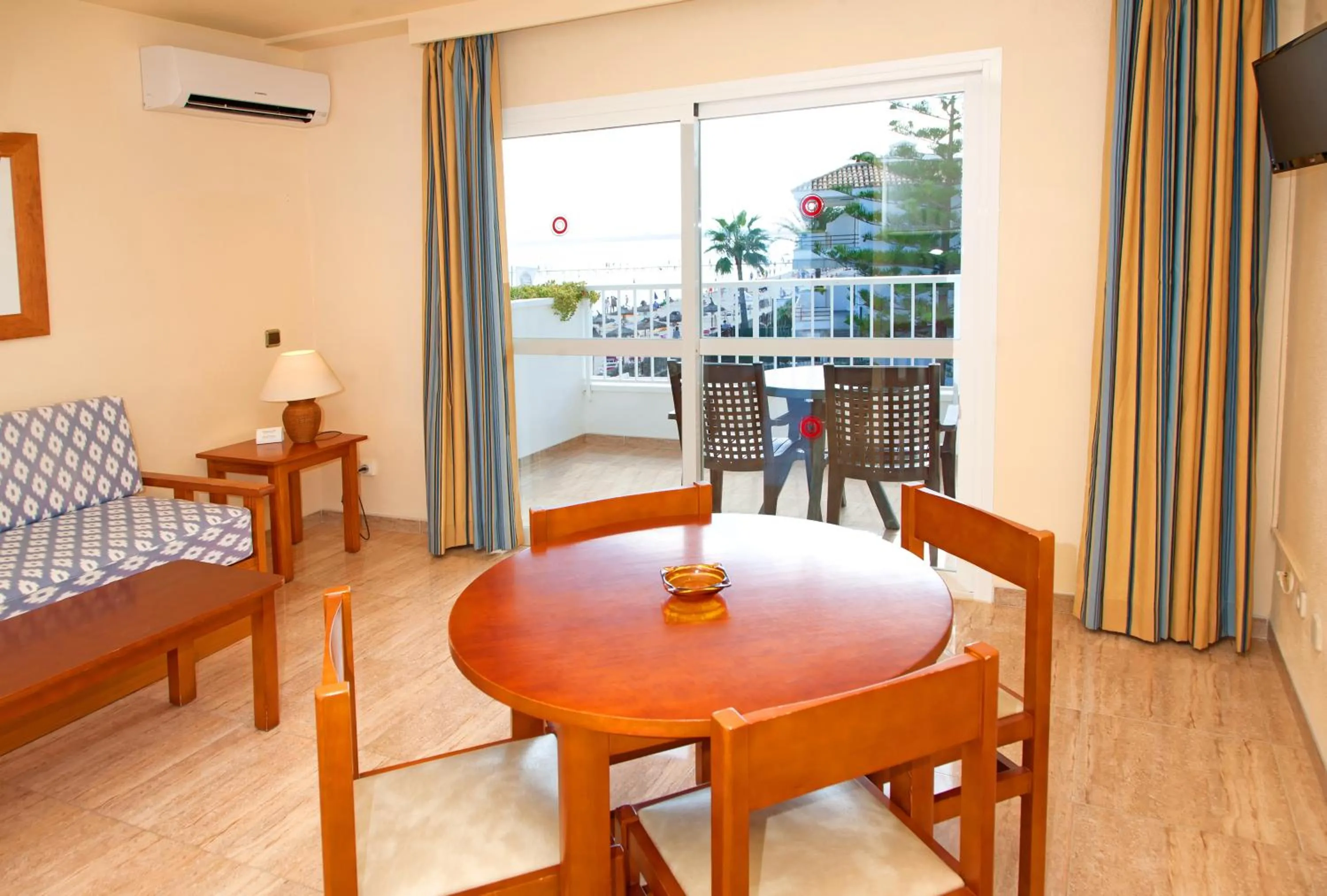 Dining area in Mar Blau
