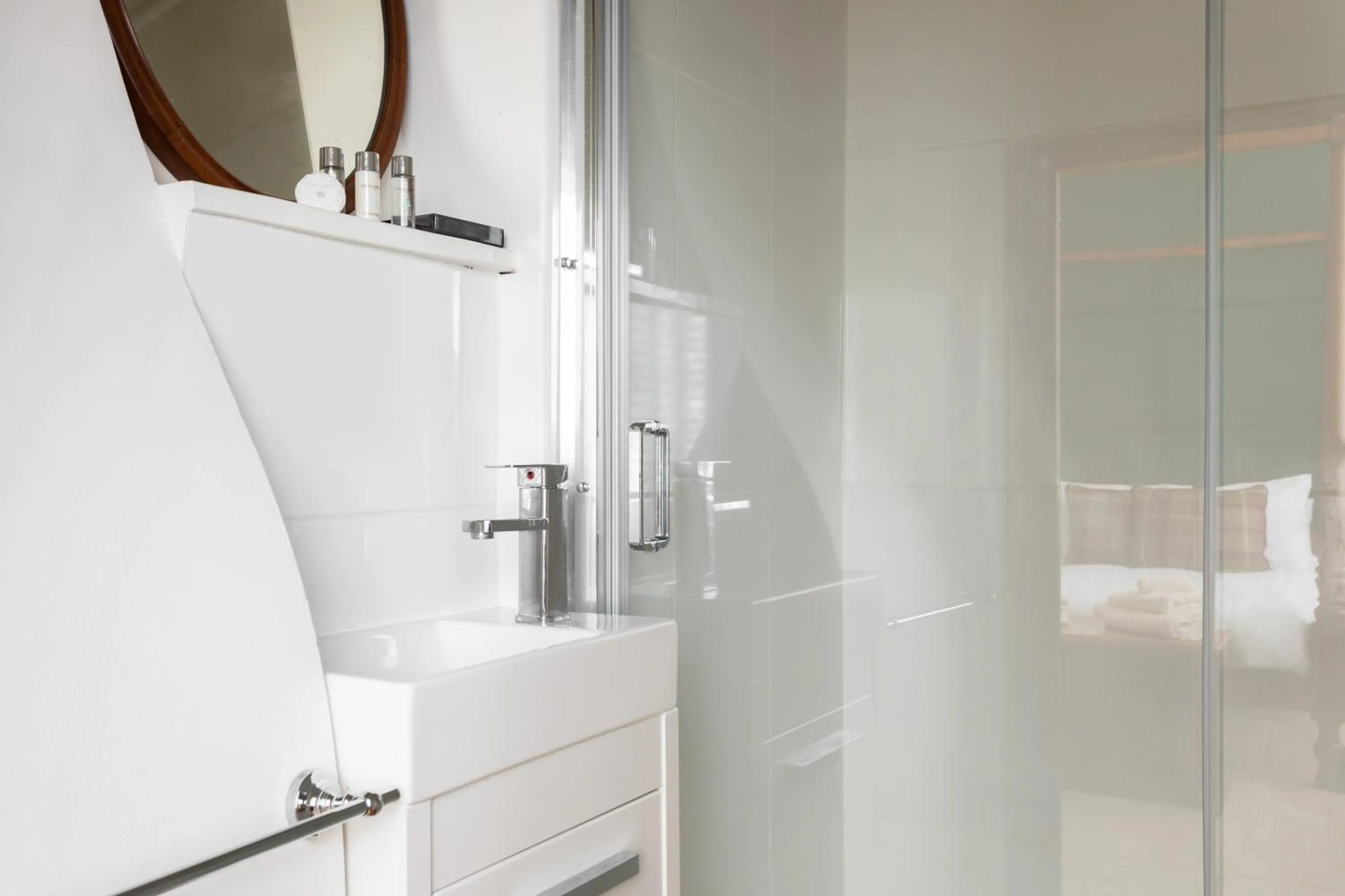 Bathroom, Bed in Staycations Maldon