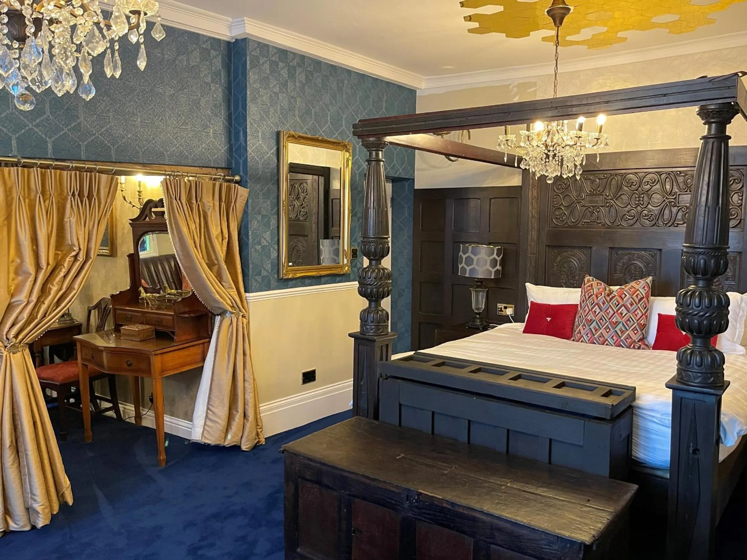 Bedroom, Bed in Staycations Maldon