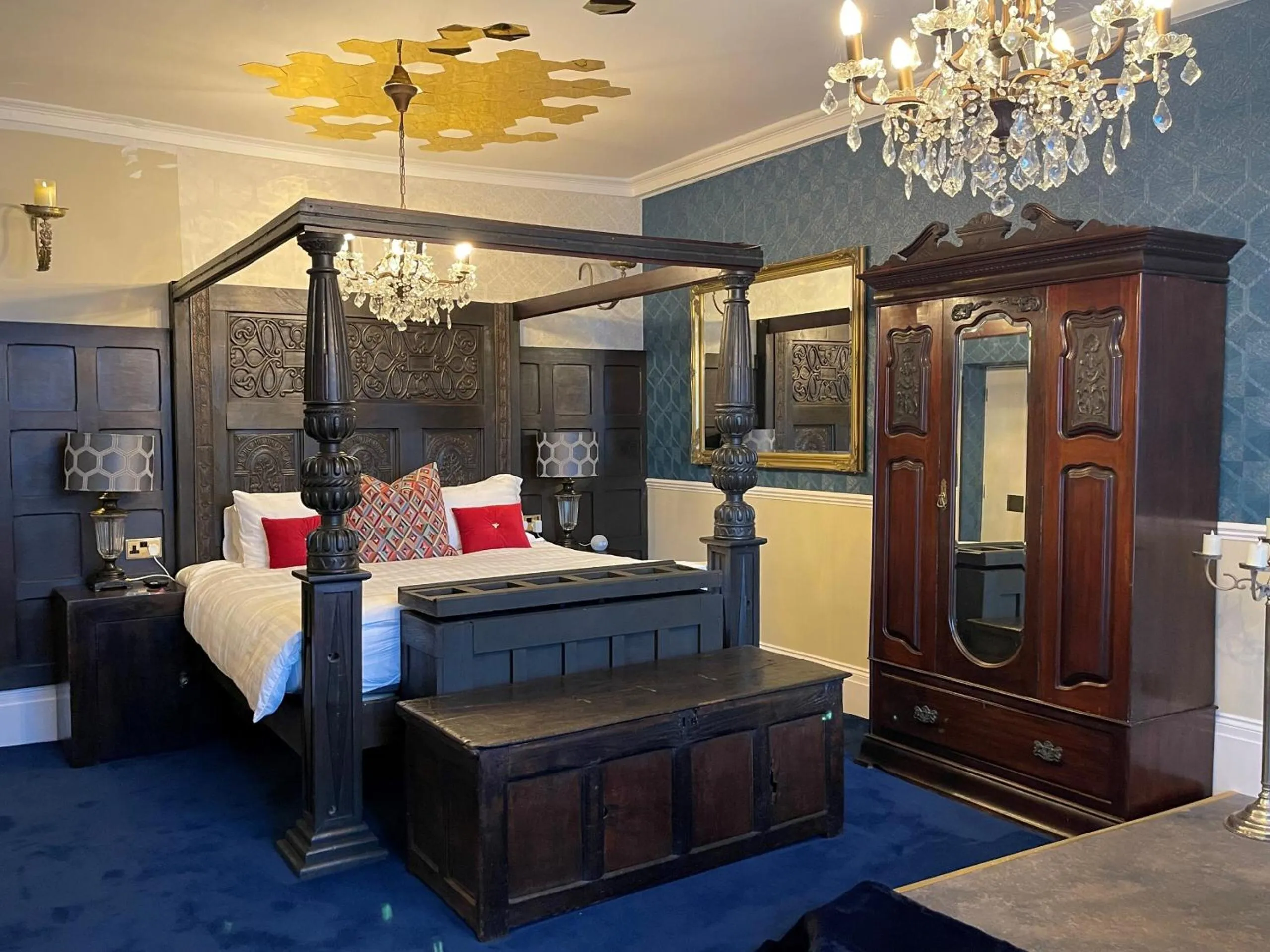 Bedroom, Bed in Staycations Maldon