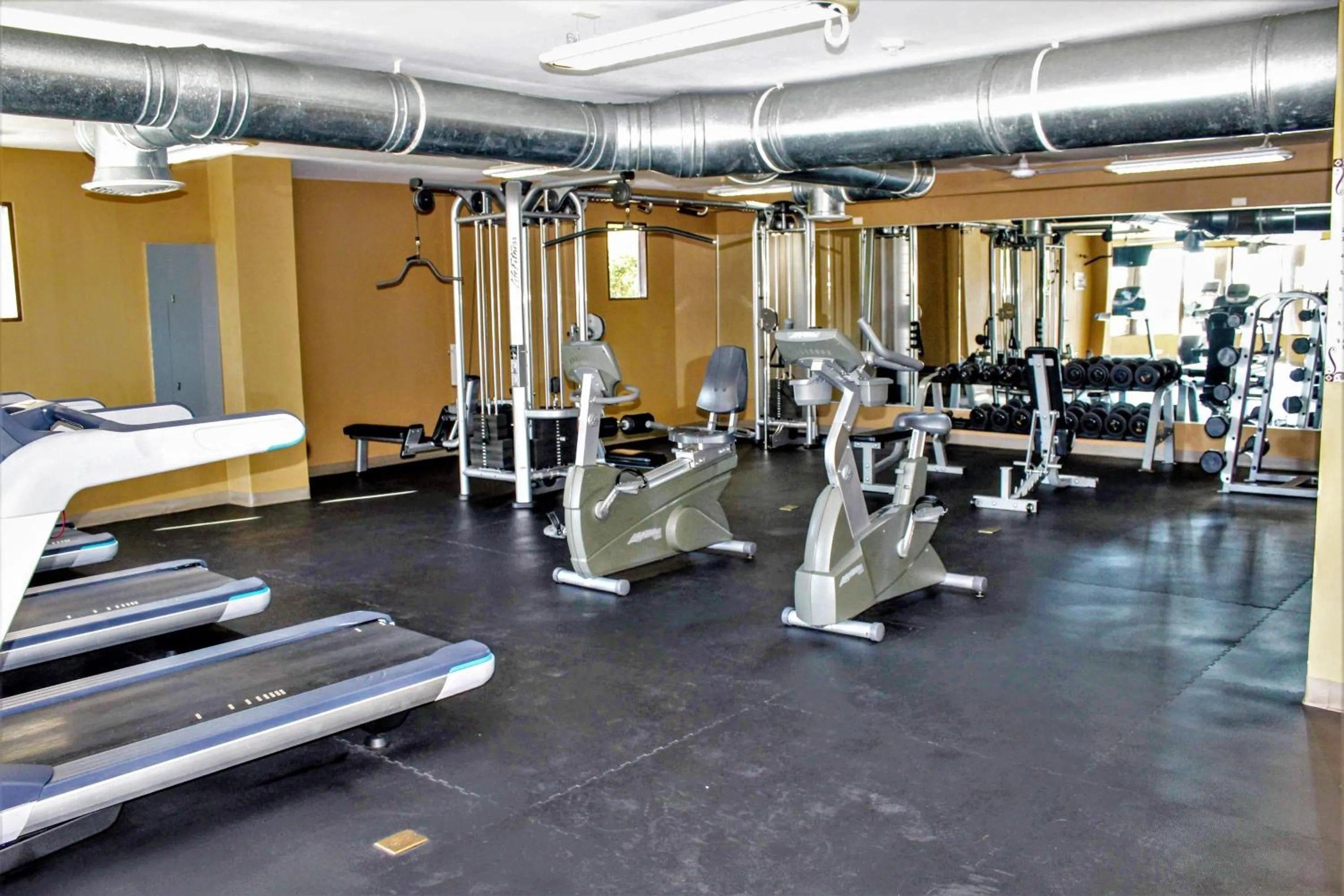 Fitness centre/facilities in Bella Sirena Luxury Resort 205-D