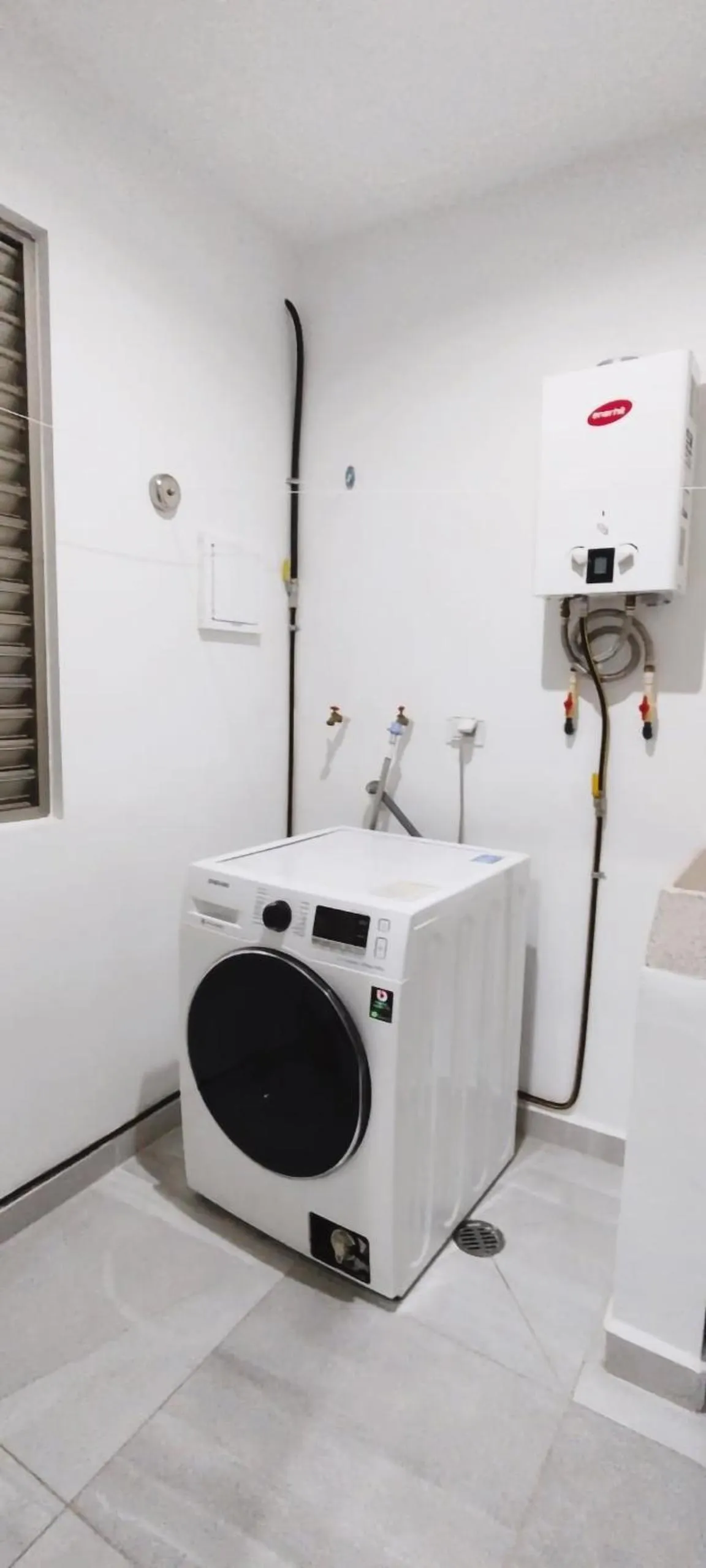 laundry in Gorgeous Apartment HOEStel Long Island!