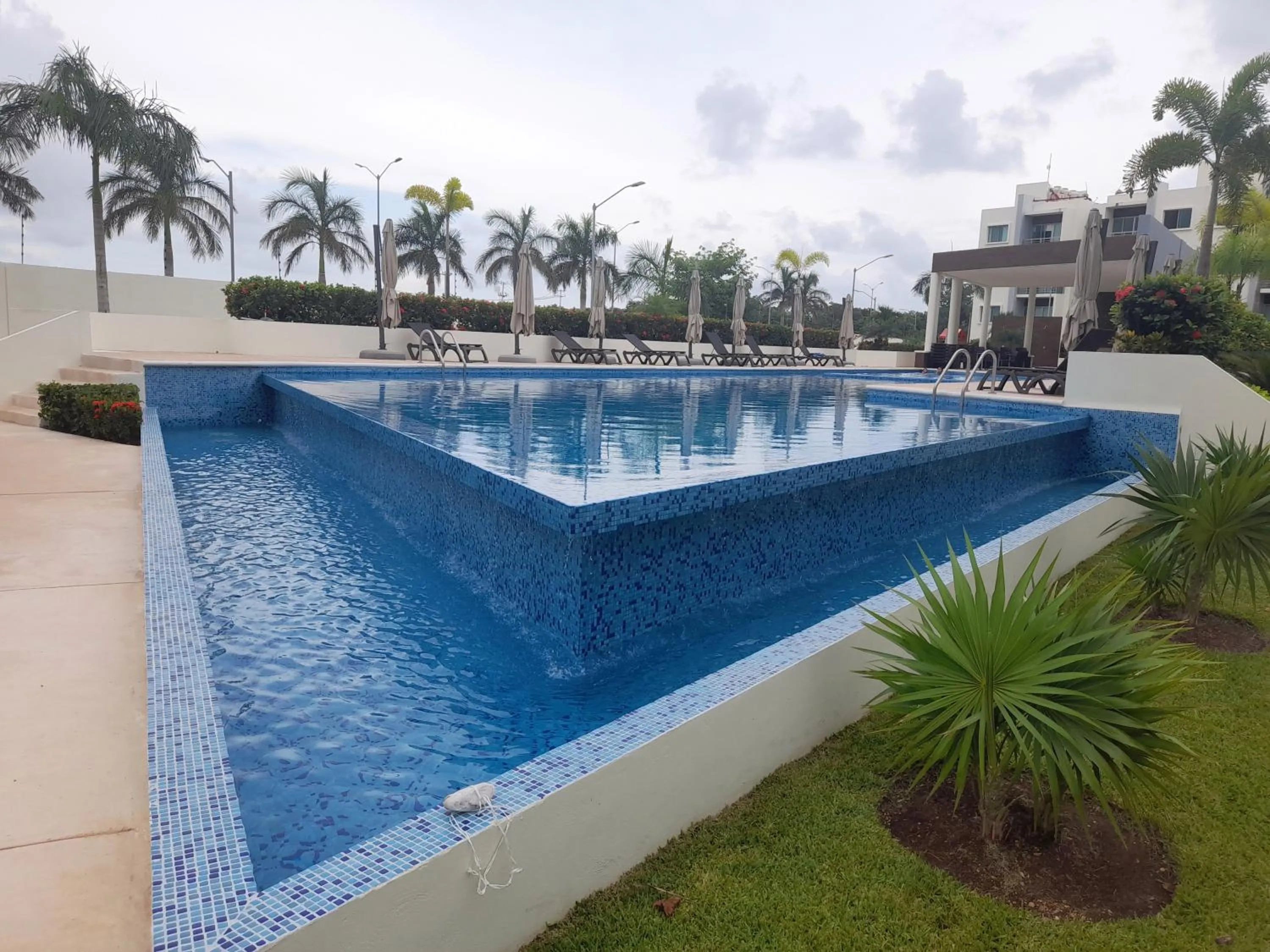 Pool view in Gorgeous Apartment HOEStel Long Island!