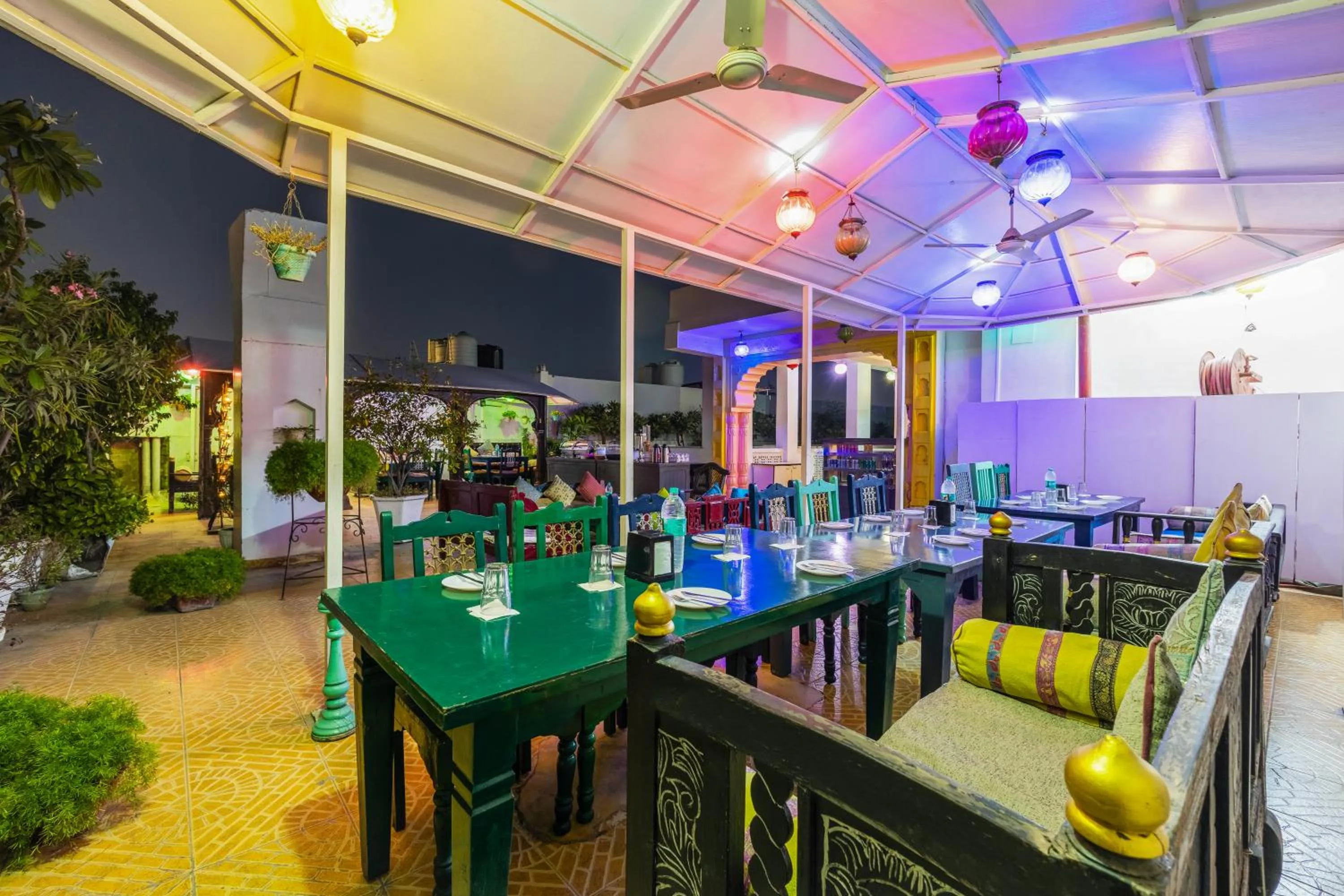 Restaurant/places to eat in Jyoti Mahal - A Royal Heritage Hotel - Award Winning Hotel - Close to Connaught Place