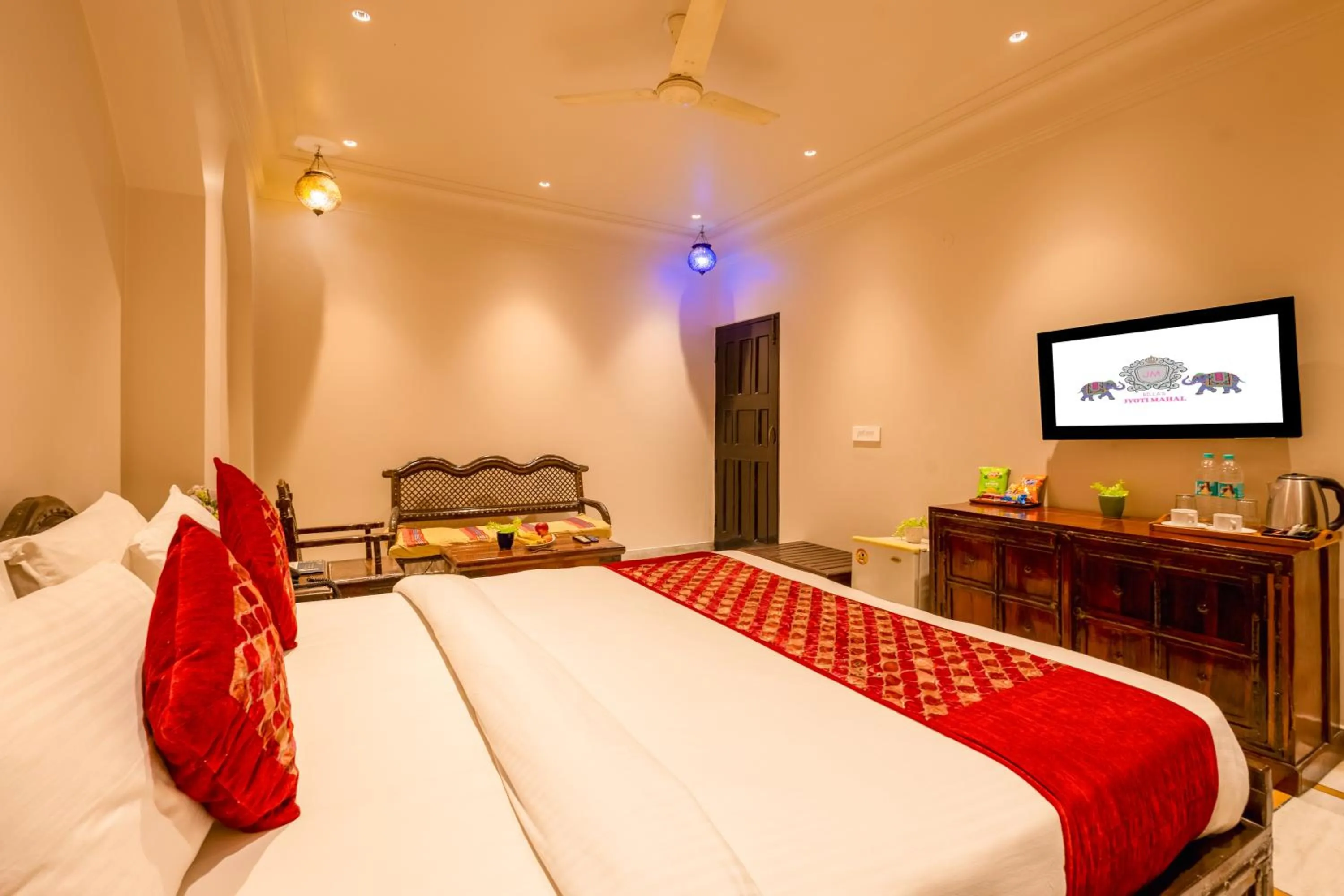 Bedroom, Bed in Jyoti Mahal - A Royal Heritage Hotel - Award Winning Hotel - Close to Connaught Place
