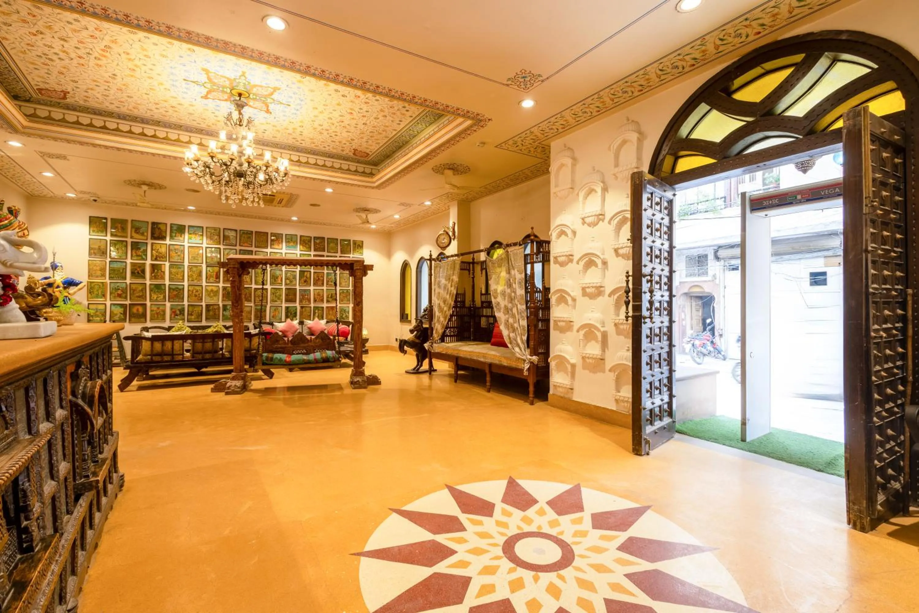 Lobby or reception in Jyoti Mahal - A Royal Heritage Hotel - Award Winning Hotel - Close to Connaught Place