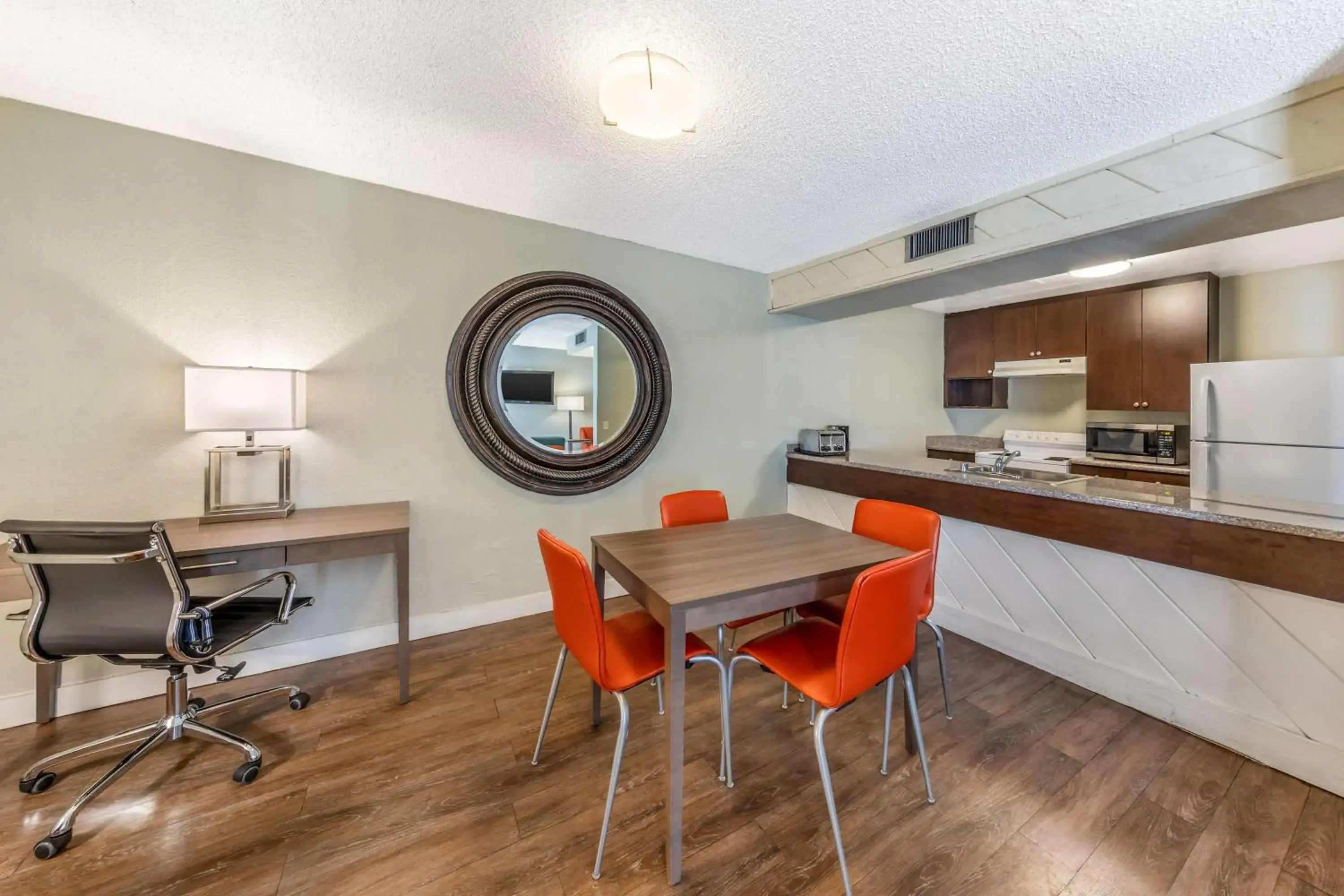 Bedroom in Best Western Inn at Palm Springs Bedroom in Best Western Inn at Palm Springs