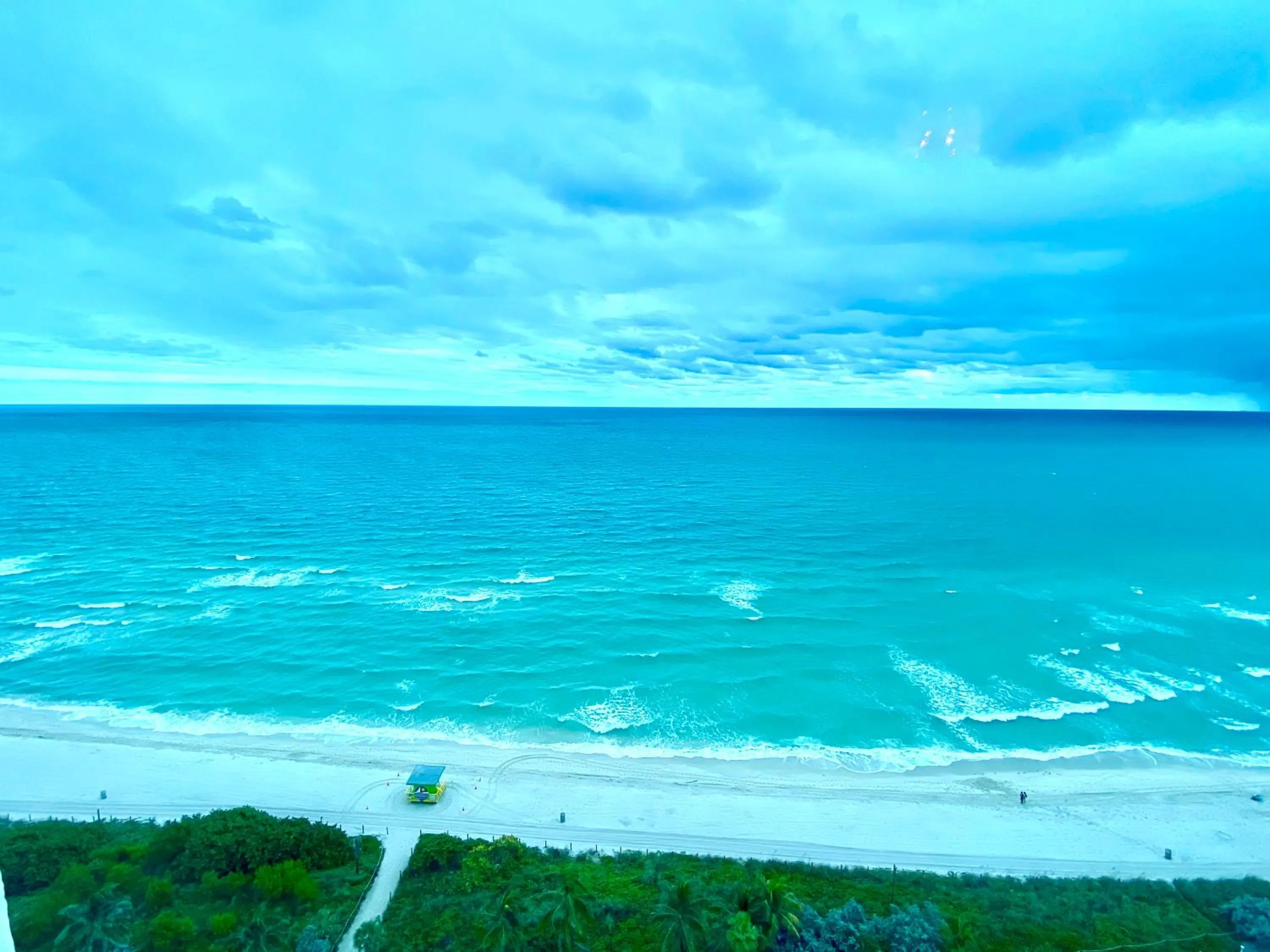 Sea view in Castle Beach Resort Condo - Panoramic Large Penthouse or Deluxe 1 BR Direct Ocean View and beach access- Updated-Free parking-