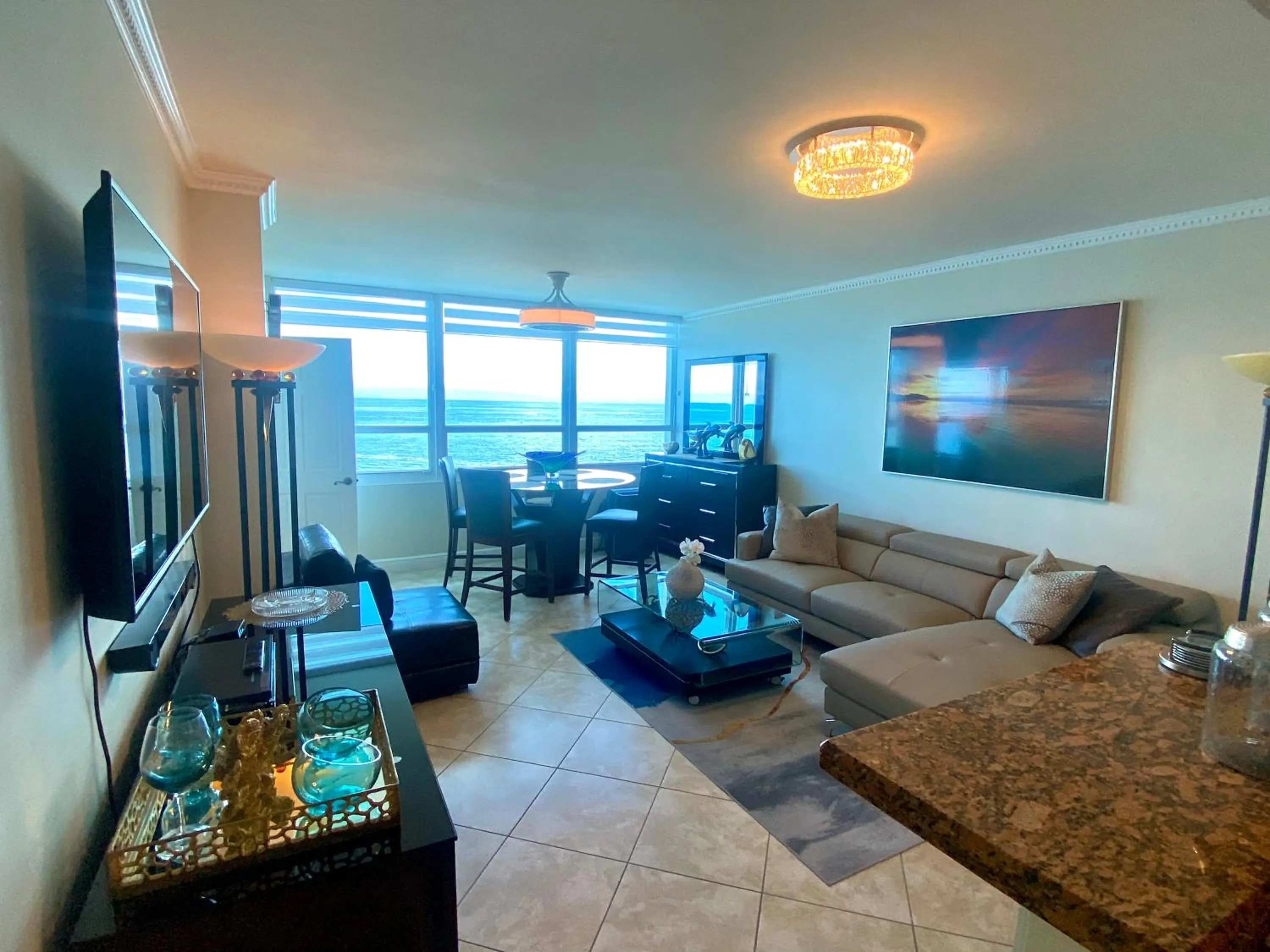 TV and multimedia in Castle Beach Resort Condo - Panoramic Large Penthouse or Deluxe 1 BR Direct Ocean View and beach access- Updated-Free parking-