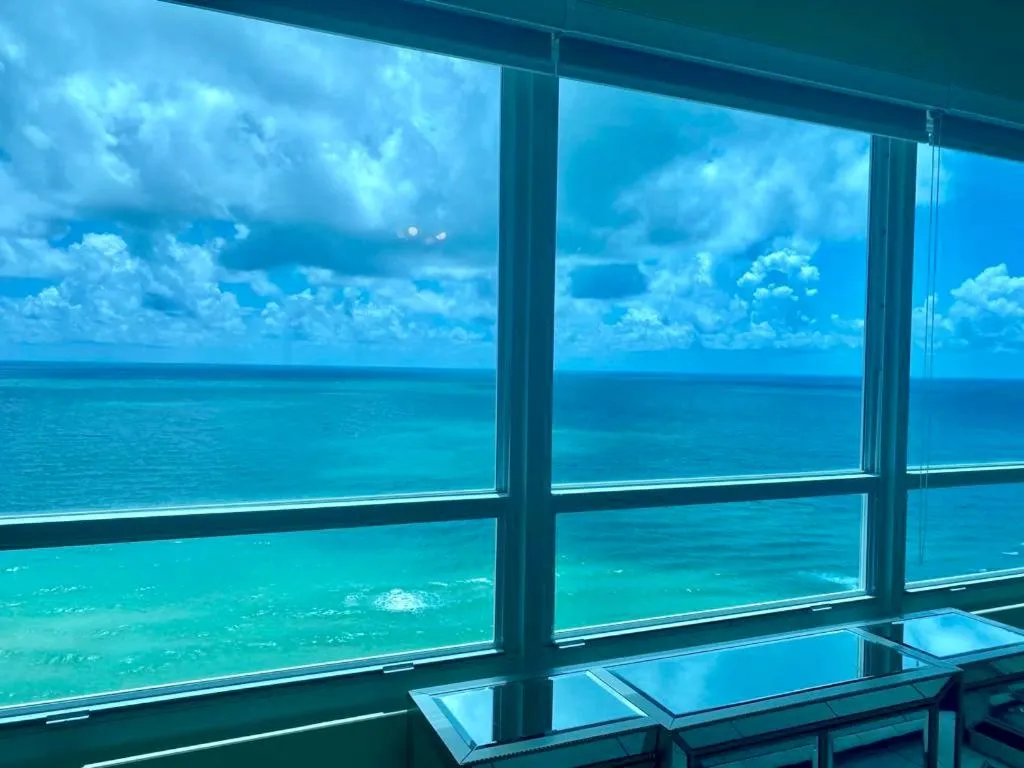 Castle Beach Resort Condo - Panoramic Large Penthouse or Deluxe 1 BR Direct Ocean View and beach access- Updated-Free parking-