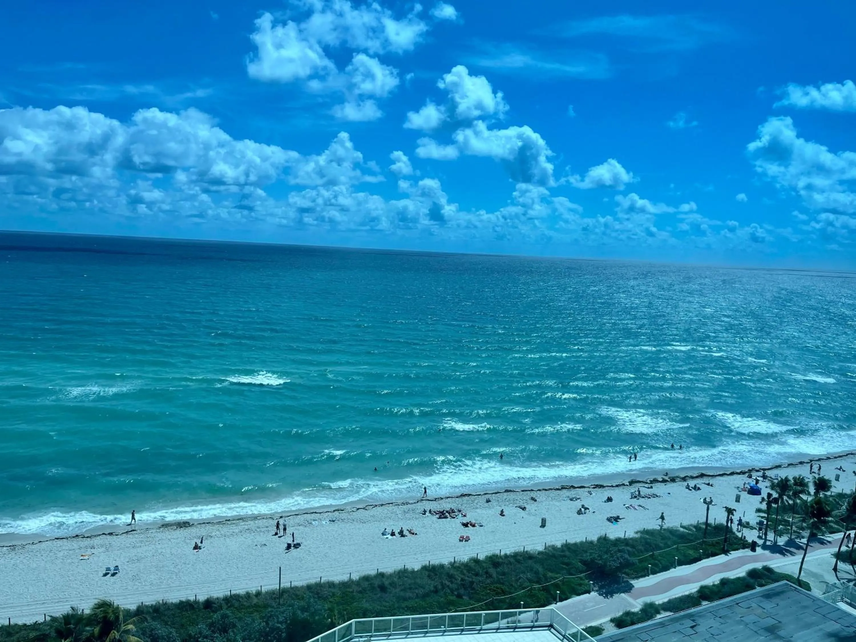 Sea view in Castle Beach Resort Condo - Panoramic Large Penthouse or Deluxe 1 BR Direct Ocean View and beach access- Updated-Free parking-