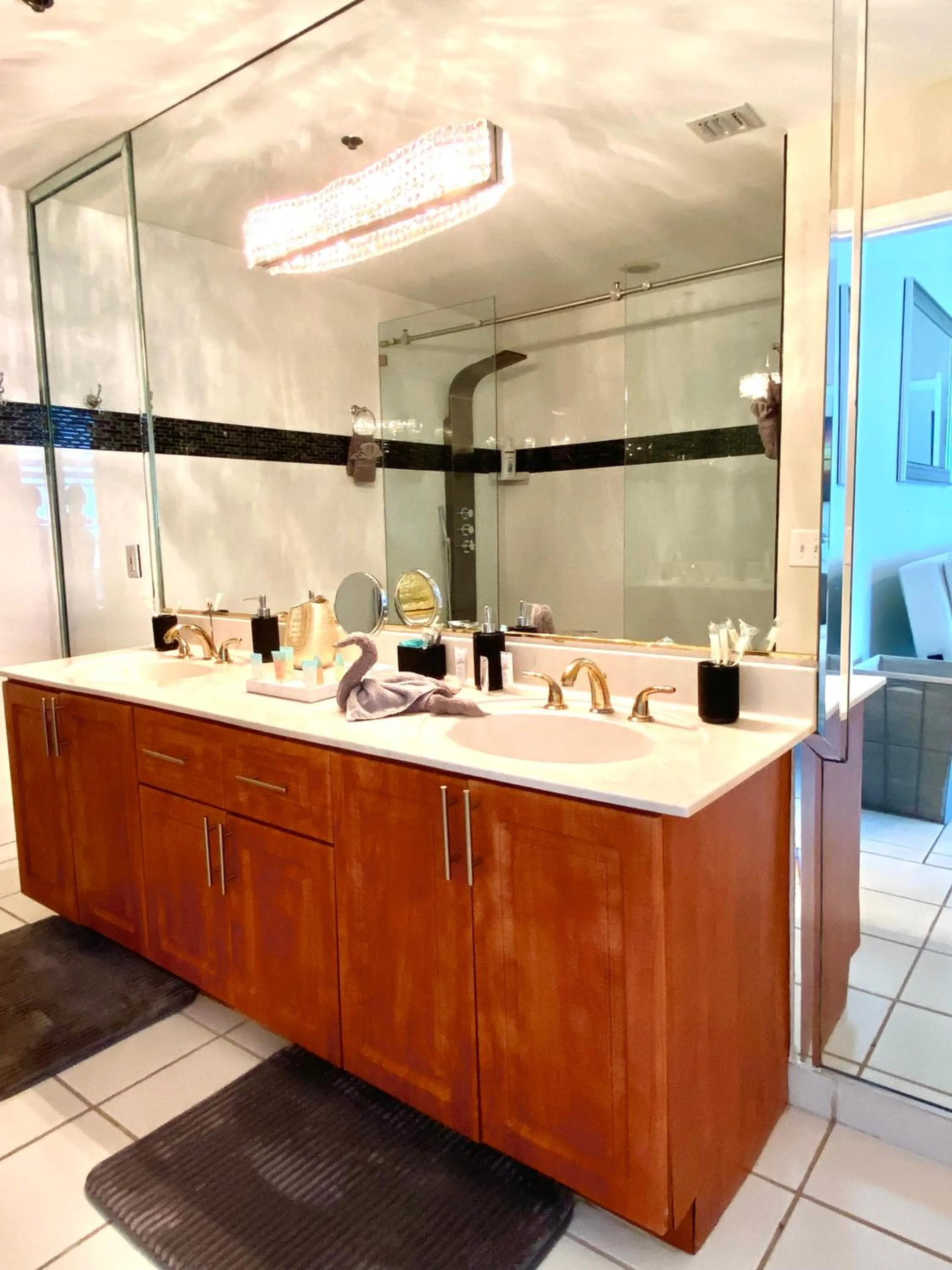 Shower in Castle Beach Resort Condo - Panoramic Large Penthouse or Deluxe 1 BR Direct Ocean View and beach access- Updated-Free parking-