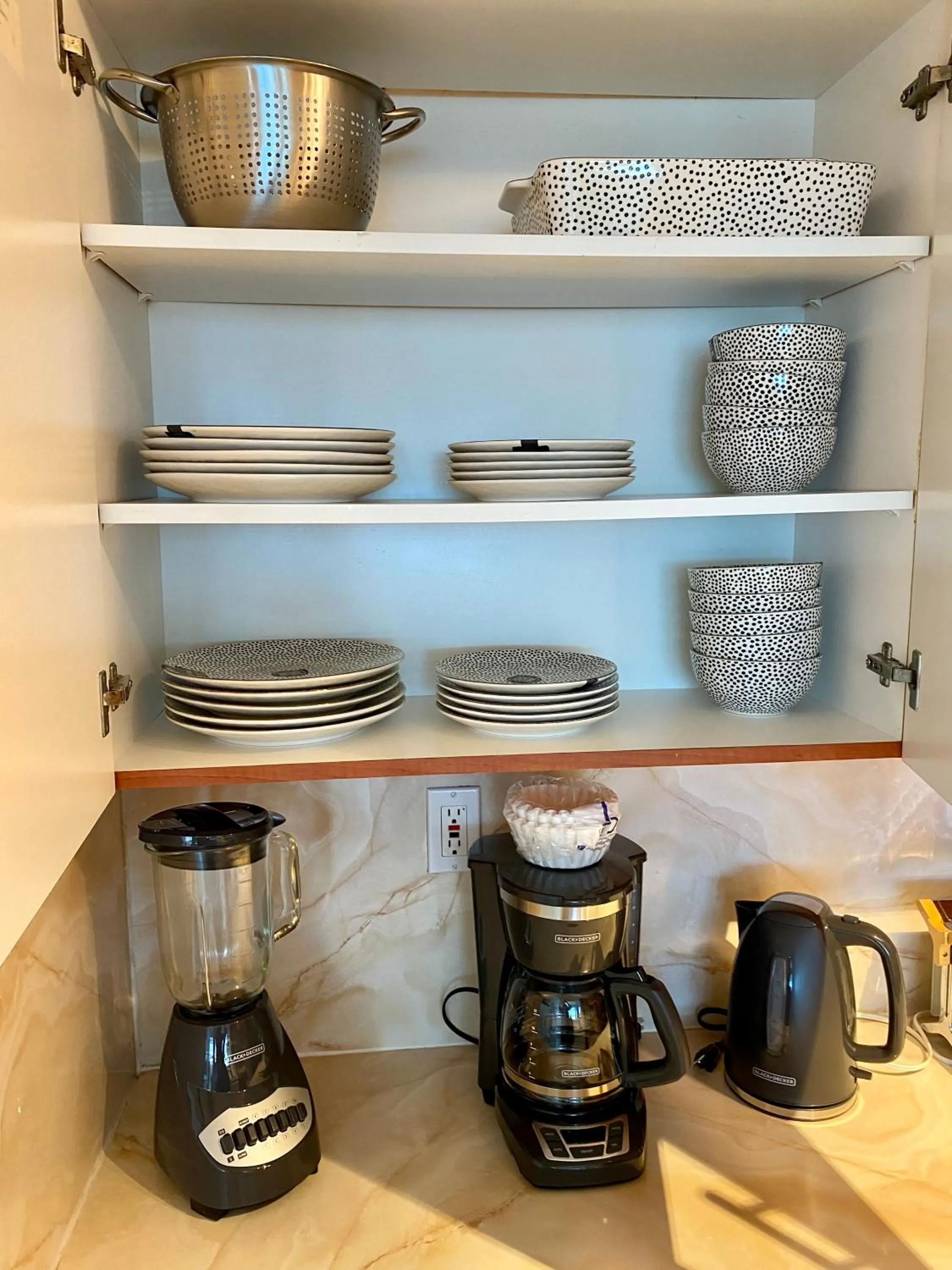 kitchen in Castle Beach Resort Condo - Panoramic Large Penthouse or Deluxe 1 BR Direct Ocean View and beach access- Updated-Free parking-