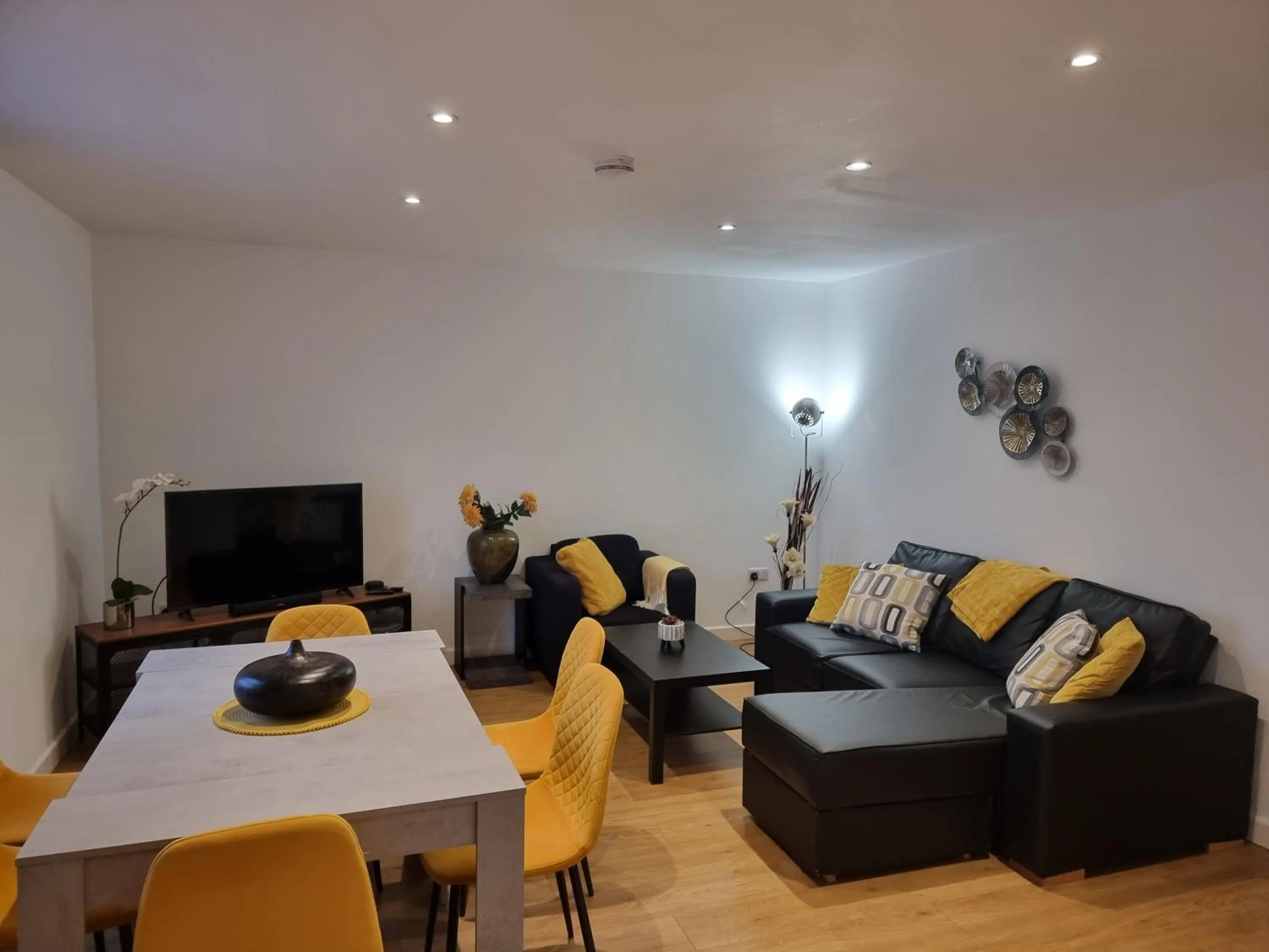 TV and multimedia in Heritage Place by Select SA
