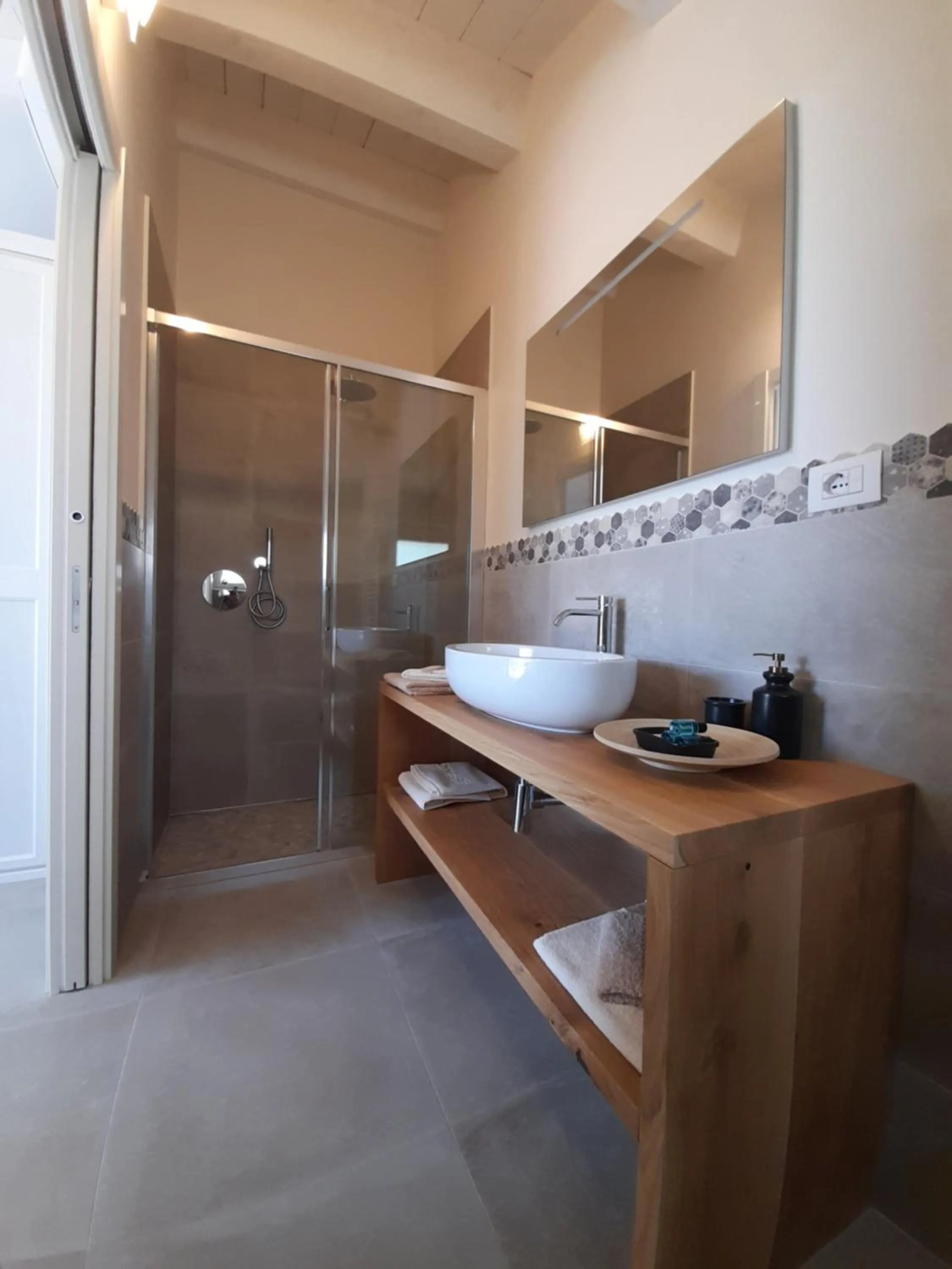 Shower in B&B Camera e Caffè