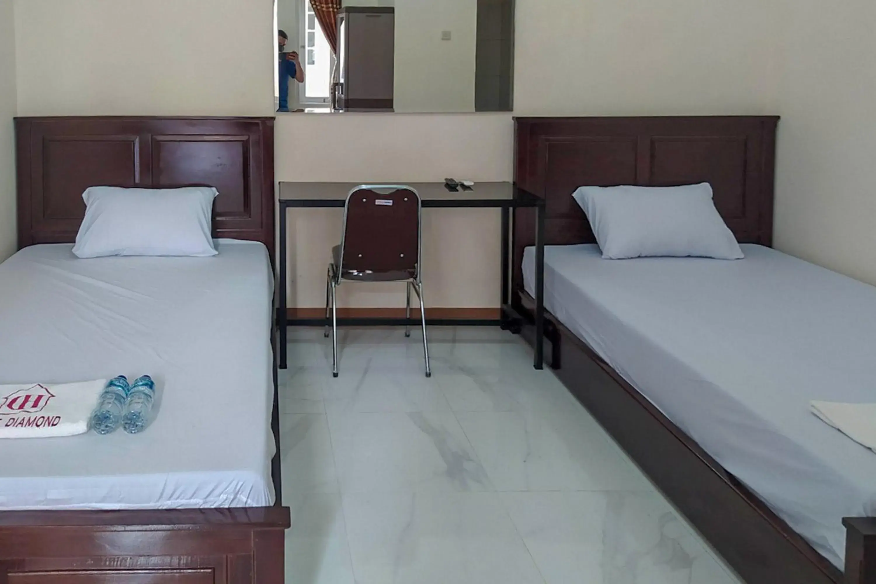 Bed in RedDoorz Syariah near Exit Tol Pemalang Bed in RedDoorz Syariah near Exit Tol Pemalang