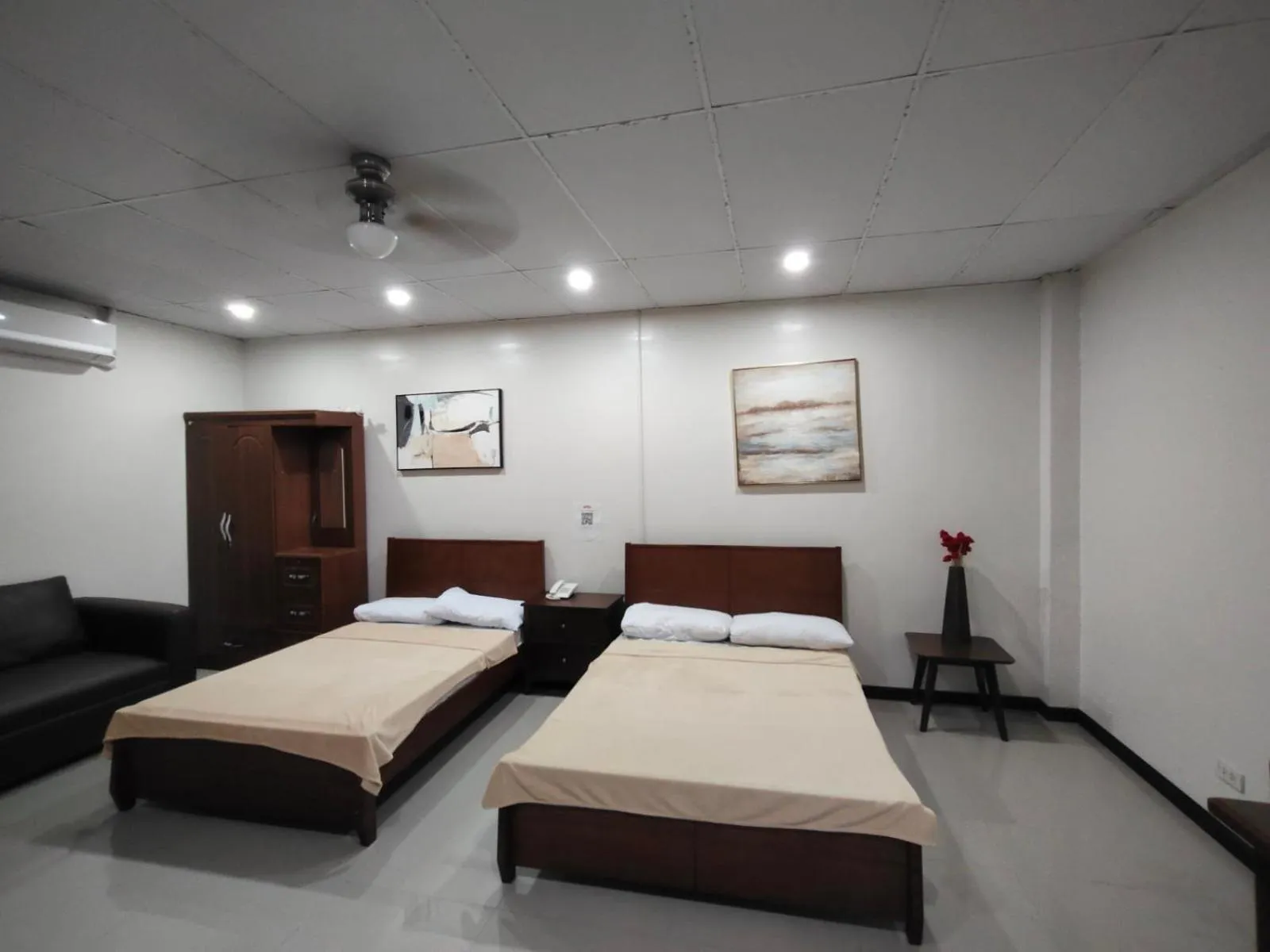 Photo of the whole room, Bed in OYO 805 La Belladoza