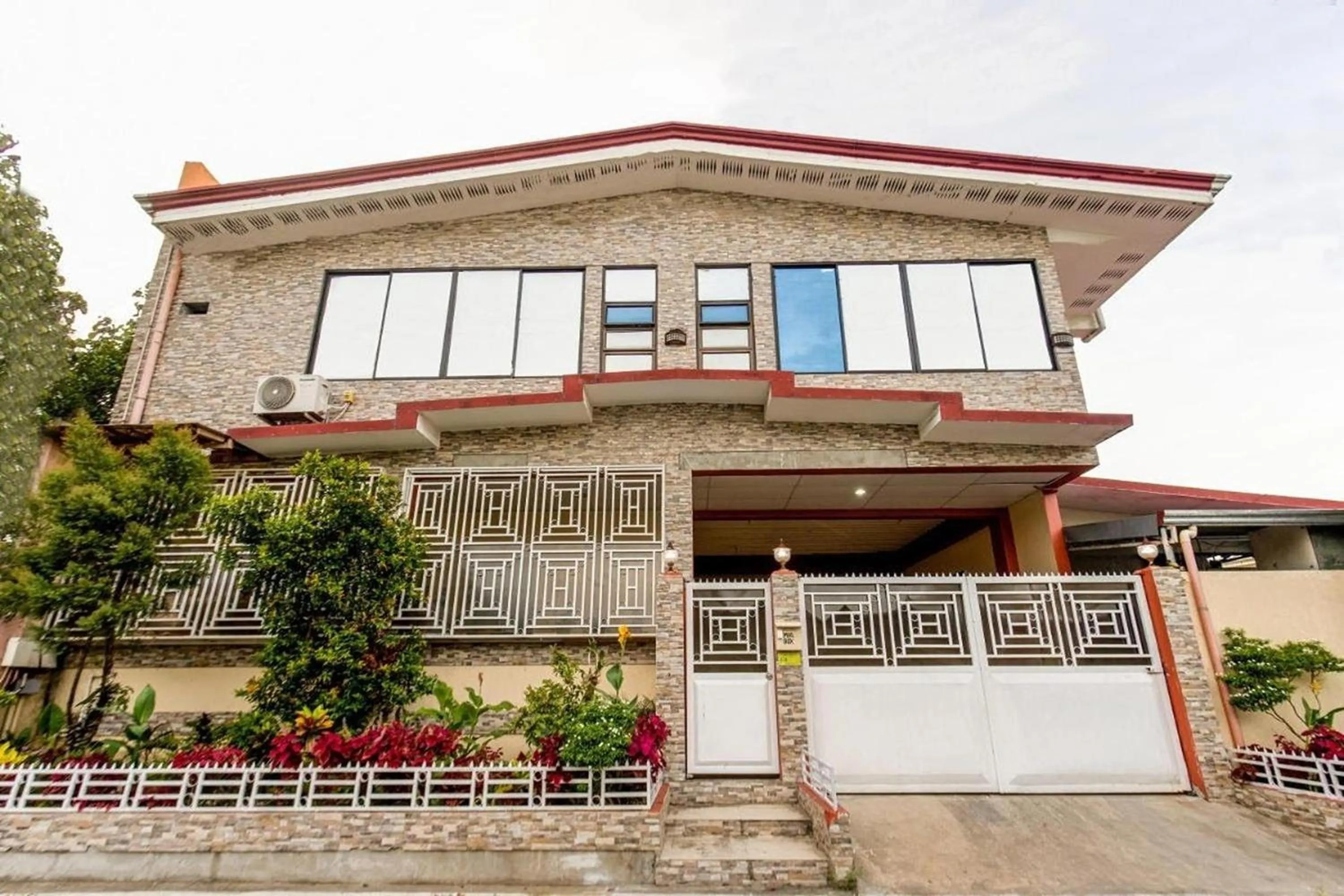 Property building in OYO 805 La Belladoza