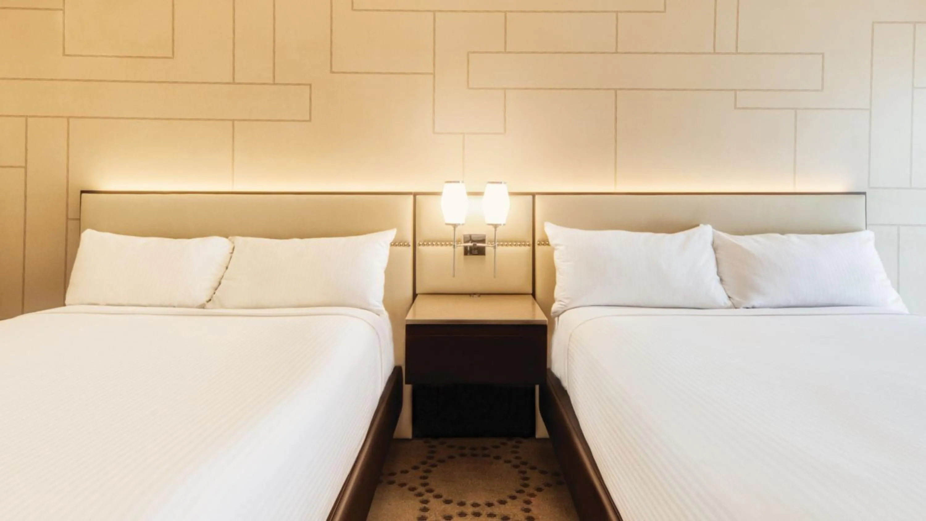 Bed in Harrah's Las Vegas, A Caesars Destination