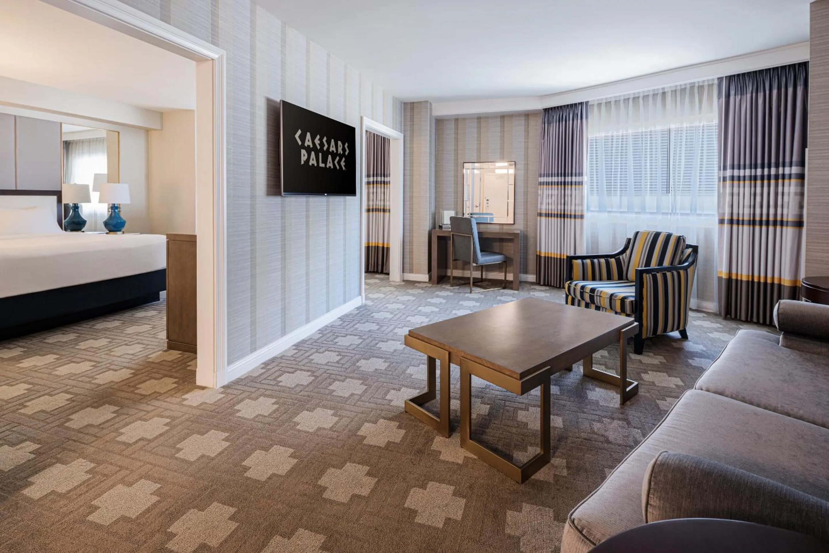 Living room, Bed in Caesars Palace Hotel & Casino